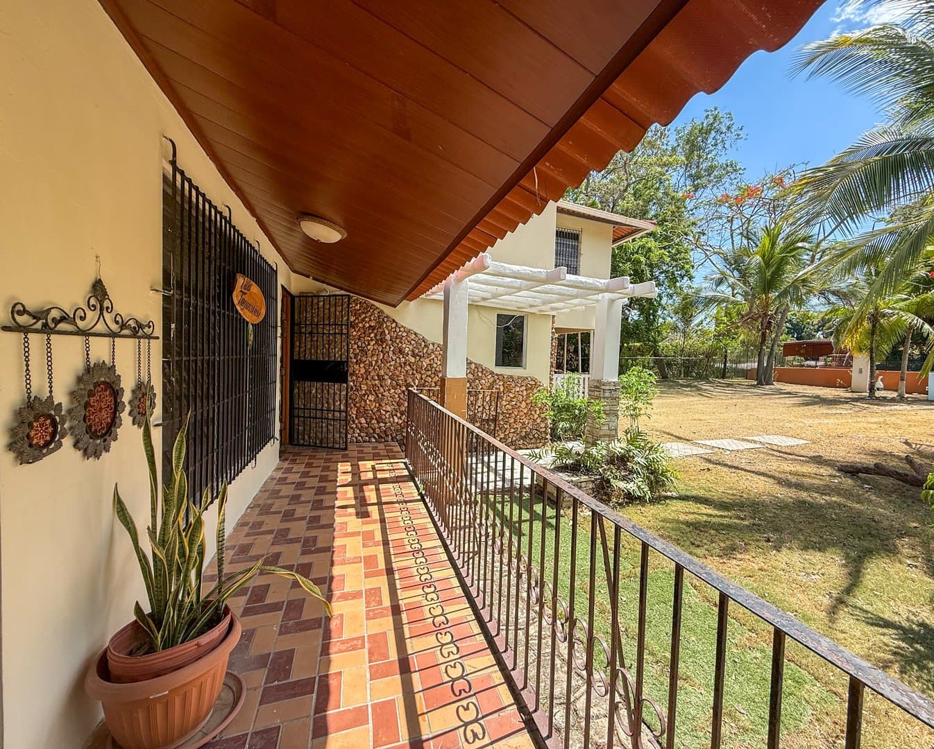 Spacious 6-Bedroom Family Home in the Heart of Coronado – Walk to Beach & Amenities R-0081 - Image 30