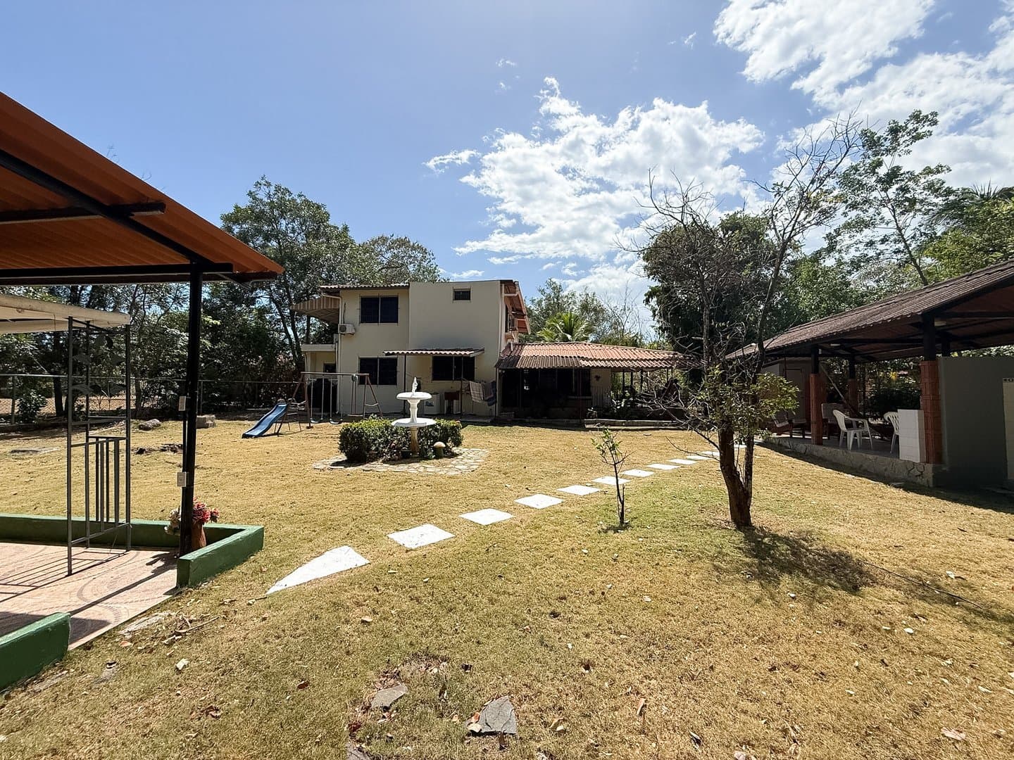 Spacious 6-Bedroom Family Home in the Heart of Coronado – Walk to Beach & Amenities R-0081 - Image 40