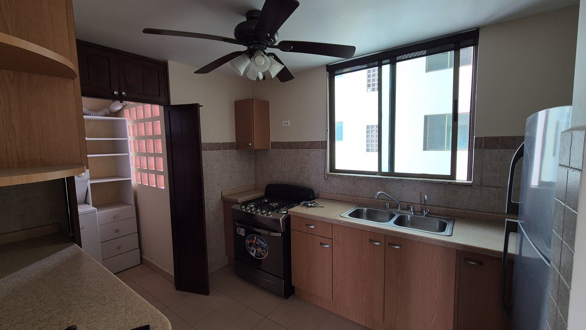 Beachside 3-Bedroom 2 Bathroom Condo 1-minute Walk from the Beach, Nueva Gorgona P-0055 - Image 45