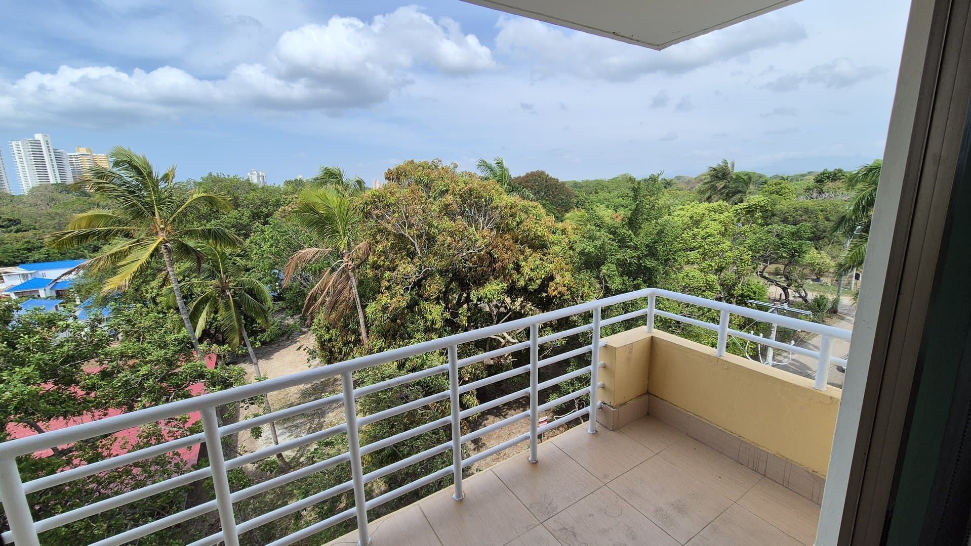 Beachside 3-Bedroom 2 Bathroom Condo 1-minute Walk from the Beach, Nueva Gorgona P-0055 - Image 49