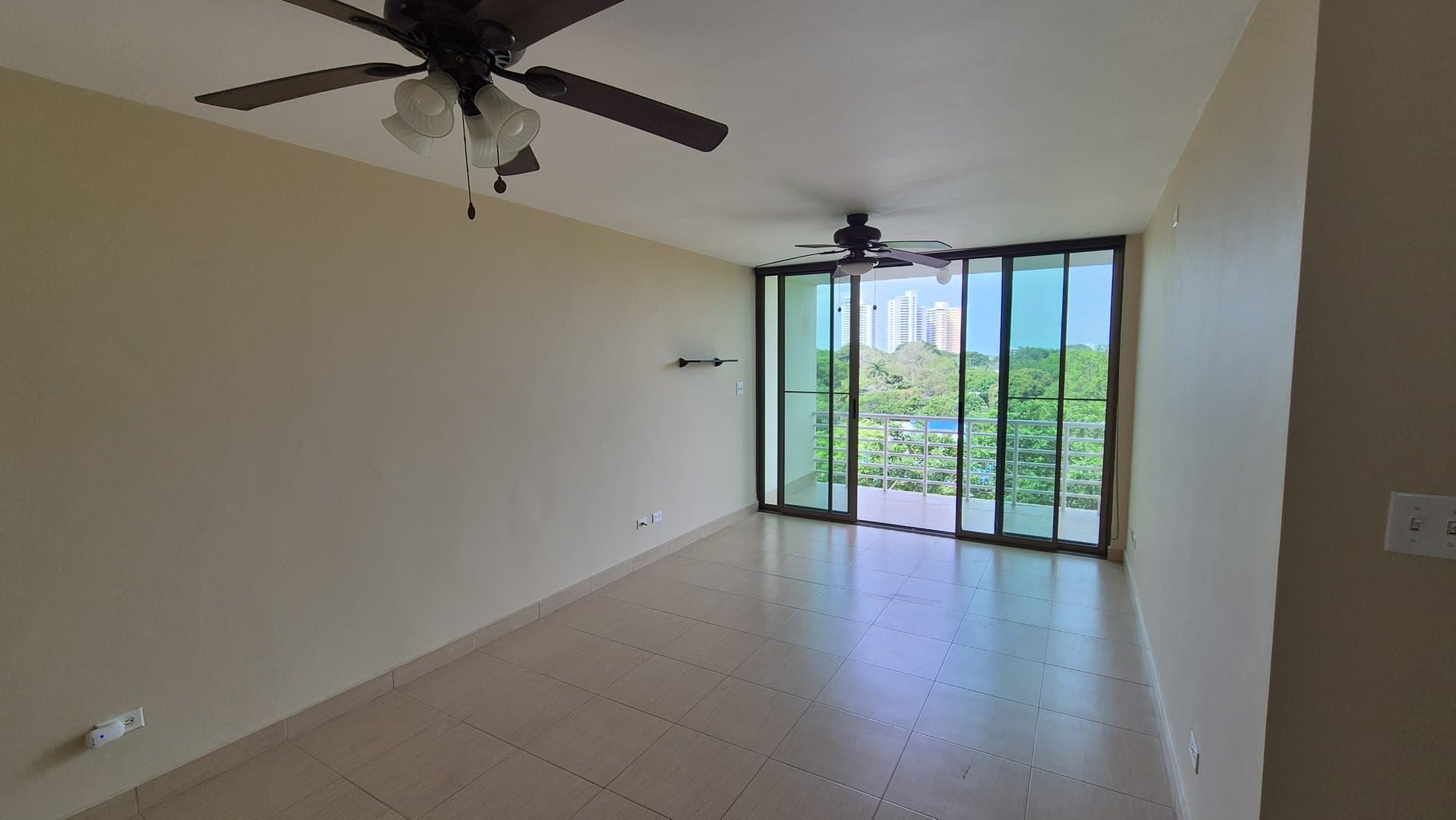 Beachside 3-Bedroom 2 Bathroom Condo 1-minute Walk from the Beach, Nueva Gorgona P-0055 - Image 37