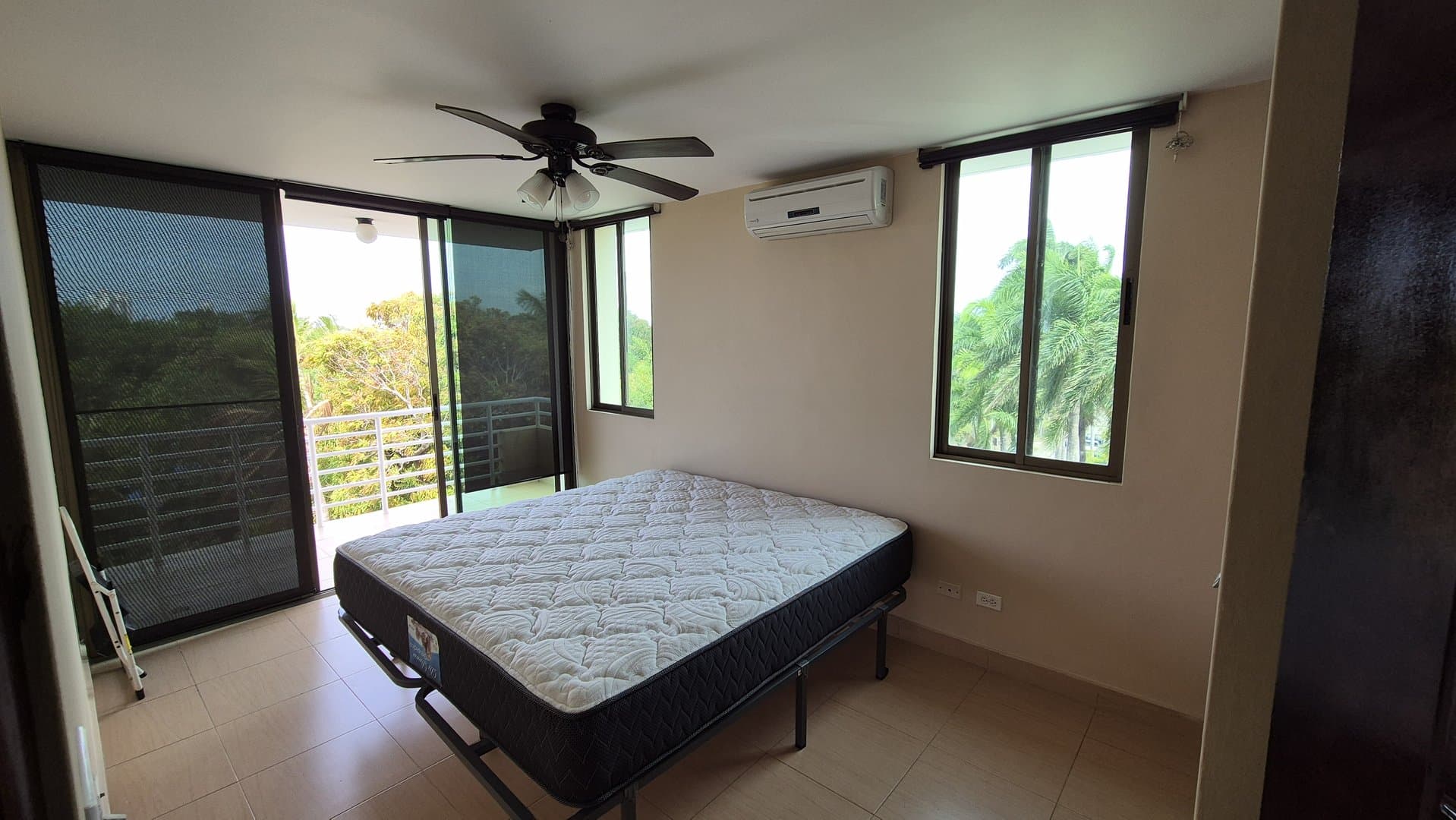 Beachside 3-Bedroom 2 Bathroom Condo 1-minute Walk from the Beach, Nueva Gorgona P-0055 - Image 46