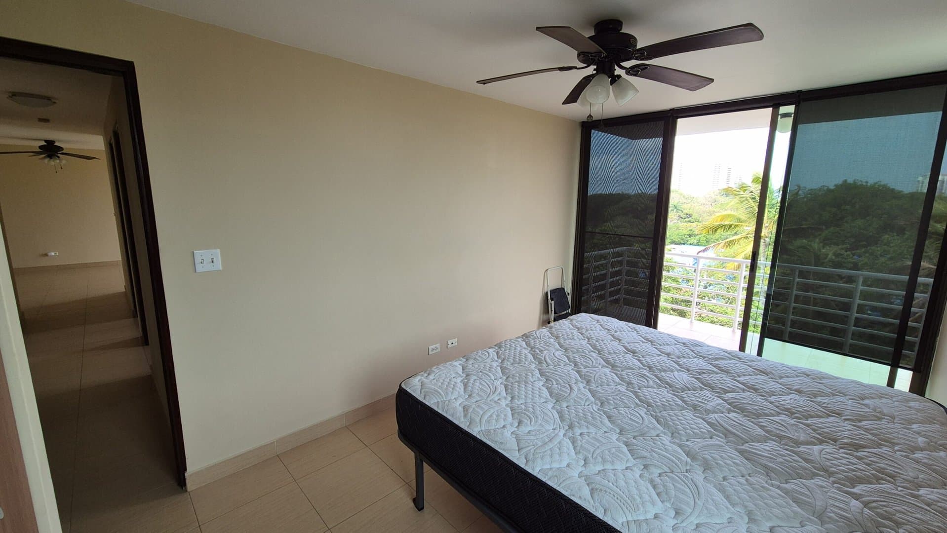 Beachside 3-Bedroom 2 Bathroom Condo 1-minute Walk from the Beach, Nueva Gorgona P-0055 - Image 12