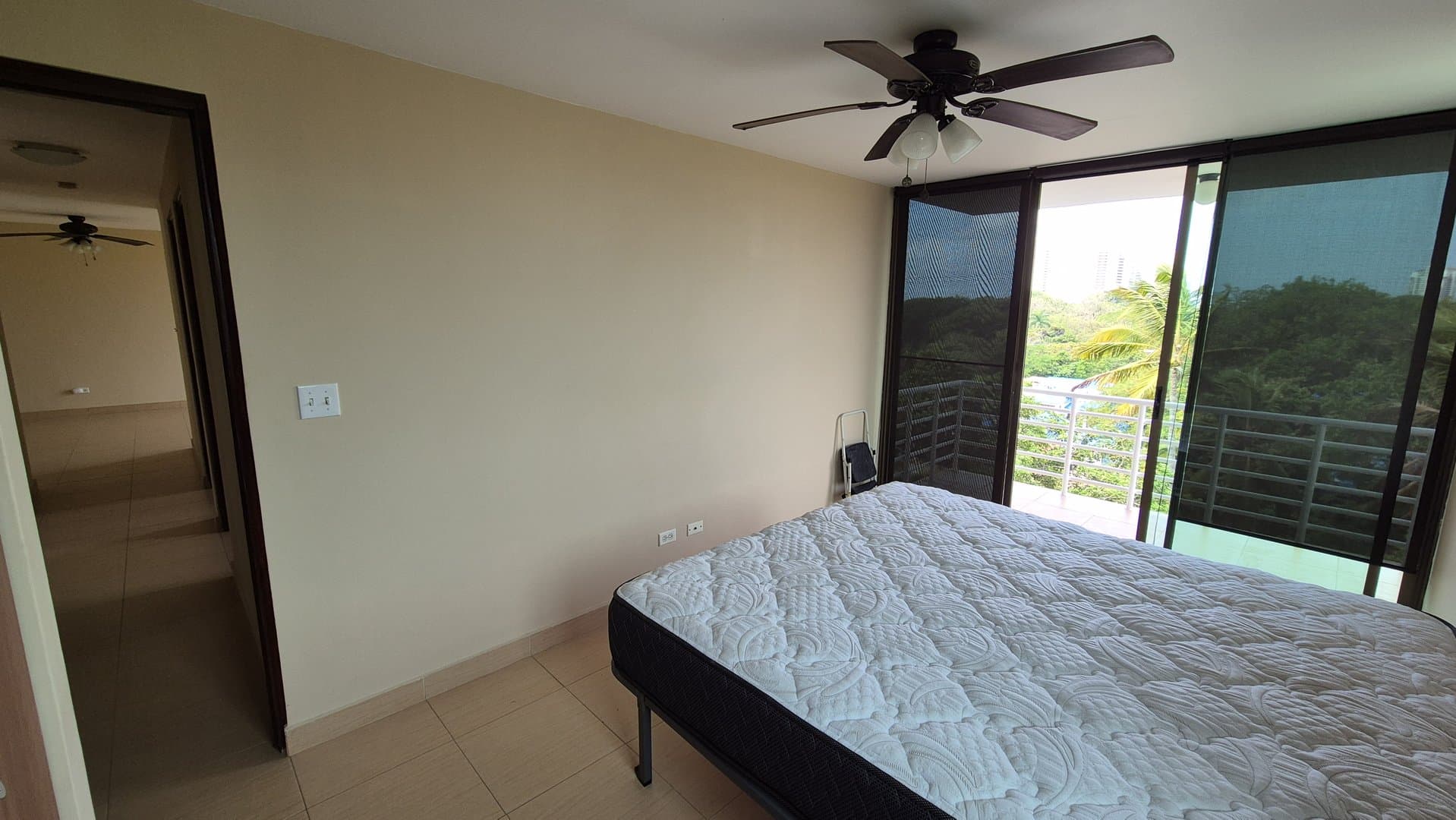 Beachside 3-Bedroom 2 Bathroom Condo 1-minute Walk from the Beach, Nueva Gorgona P-0055 - Image 47