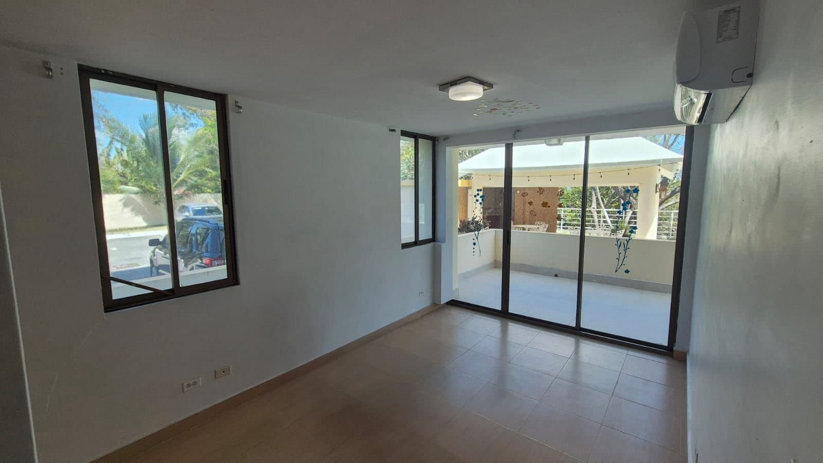2 Bed, 2 Bath Condo Less Than 3 Minutes to the Beach, Gorgona, Panamá Oeste R-0050