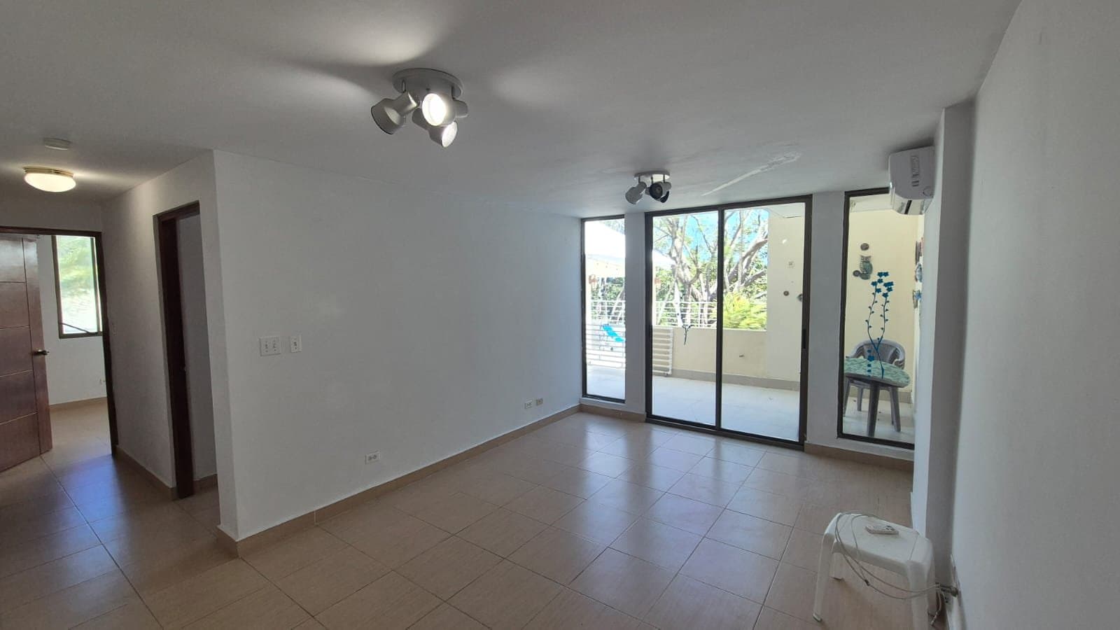 2 Bed, 2 Bath Condo Less Than 3 Minutes to the Beach, Gorgona, Panamá Oeste R-0050 - Image 11
