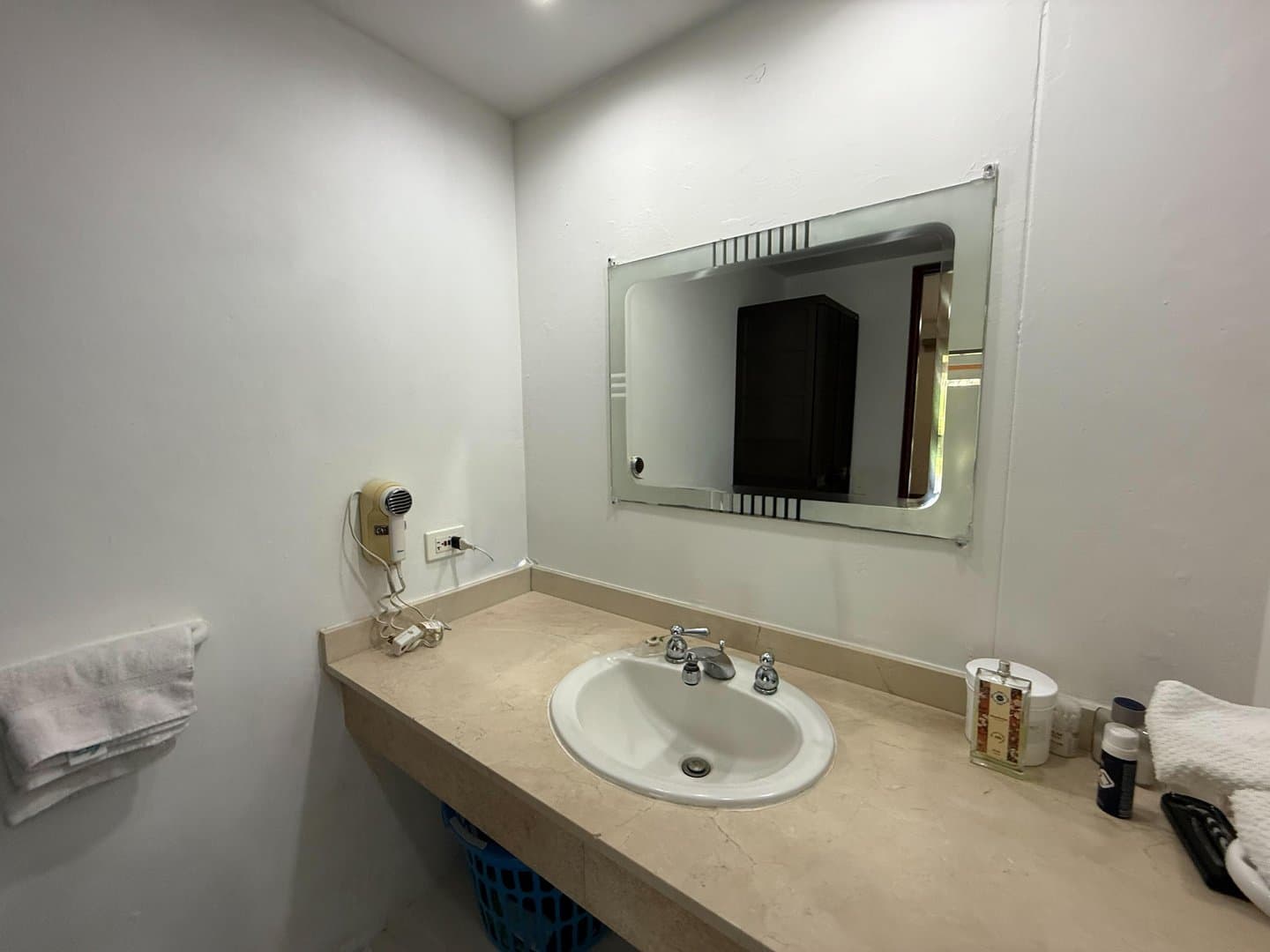 Coastal Luxury: 3-Bedroom Townhouse with Golf & Beach Access R-0015 - Image 41