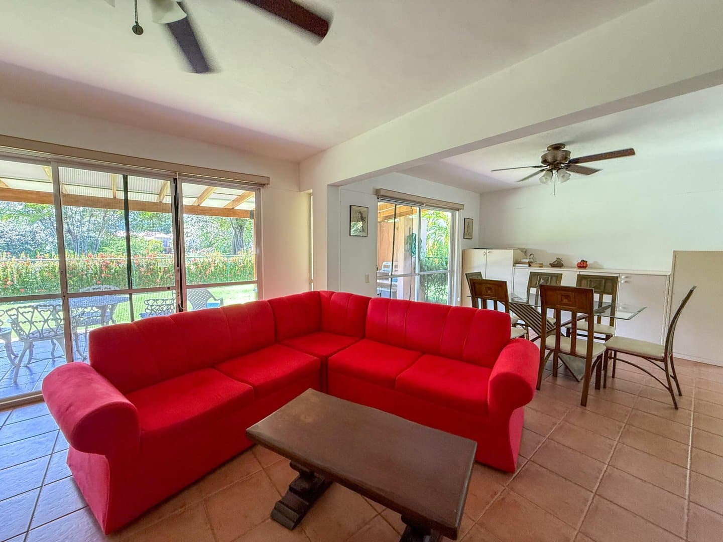 Coastal Luxury: 3-Bedroom Townhouse with Golf & Beach Access R-0015 - Image 3