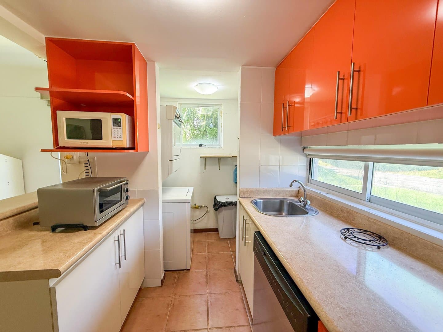 Coastal Luxury: 3-Bedroom Townhouse with Golf & Beach Access R-0015 - Image 32