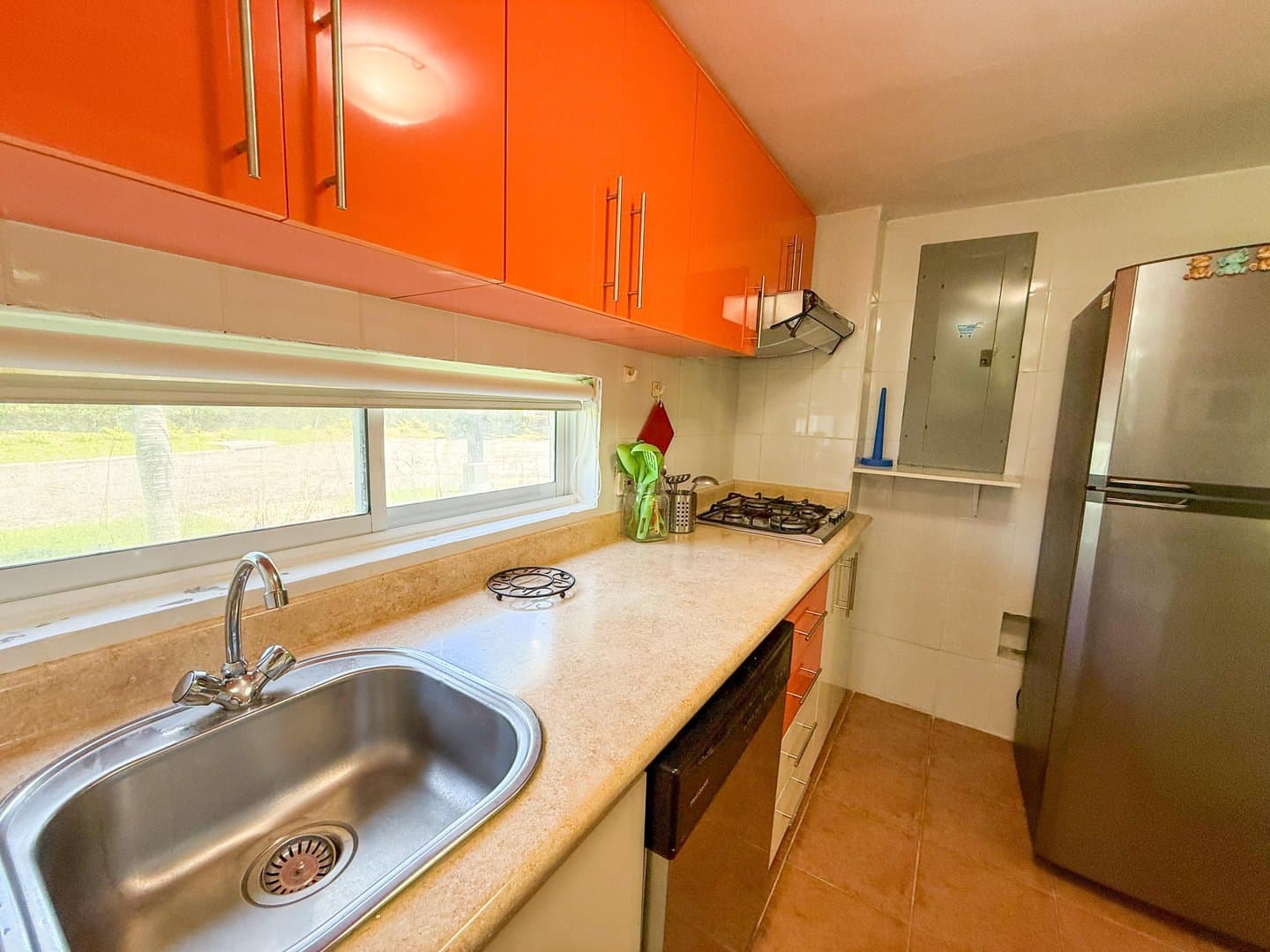 Coastal Luxury: 3-Bedroom Townhouse with Golf & Beach Access R-0015 - Image 33