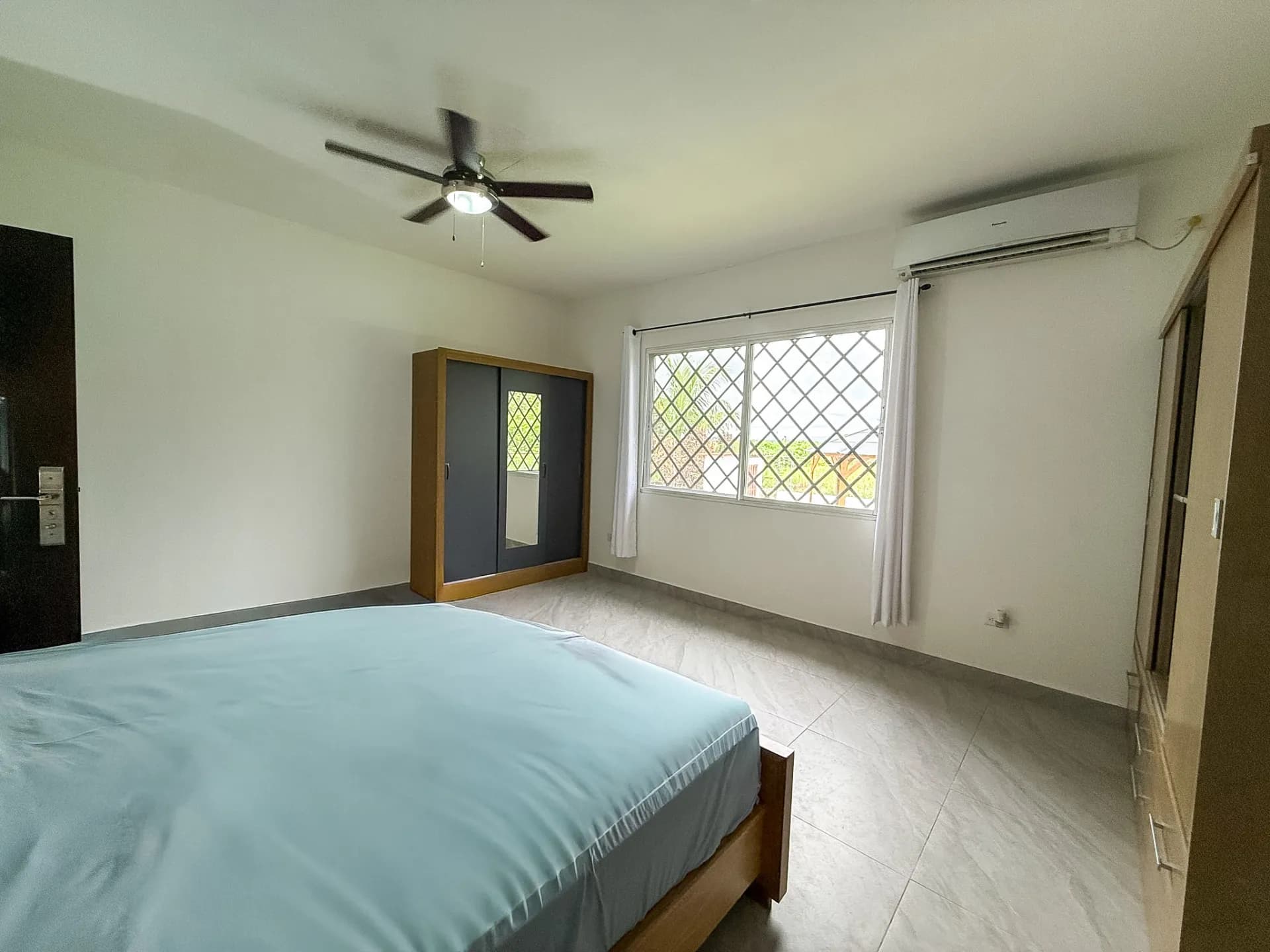 Beautifully Renovated 3-bedroom Home with an Open-Concept Living Area and a Private Pool, Coronado (Panamá) – R-0045 - Image 11