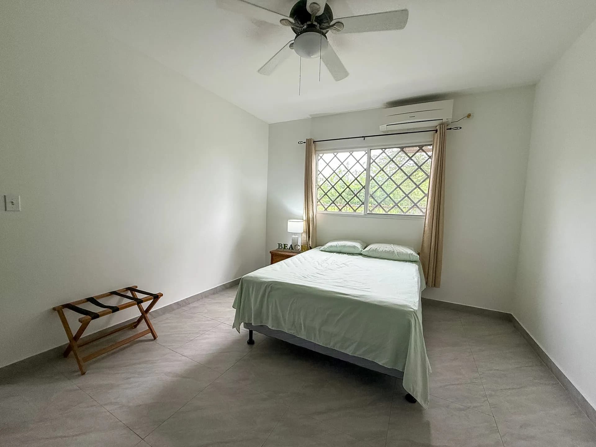 Beautifully Renovated 3-bedroom Home with an Open-Concept Living Area and a Private Pool, Coronado (Panamá) – R-0045 - Image 16