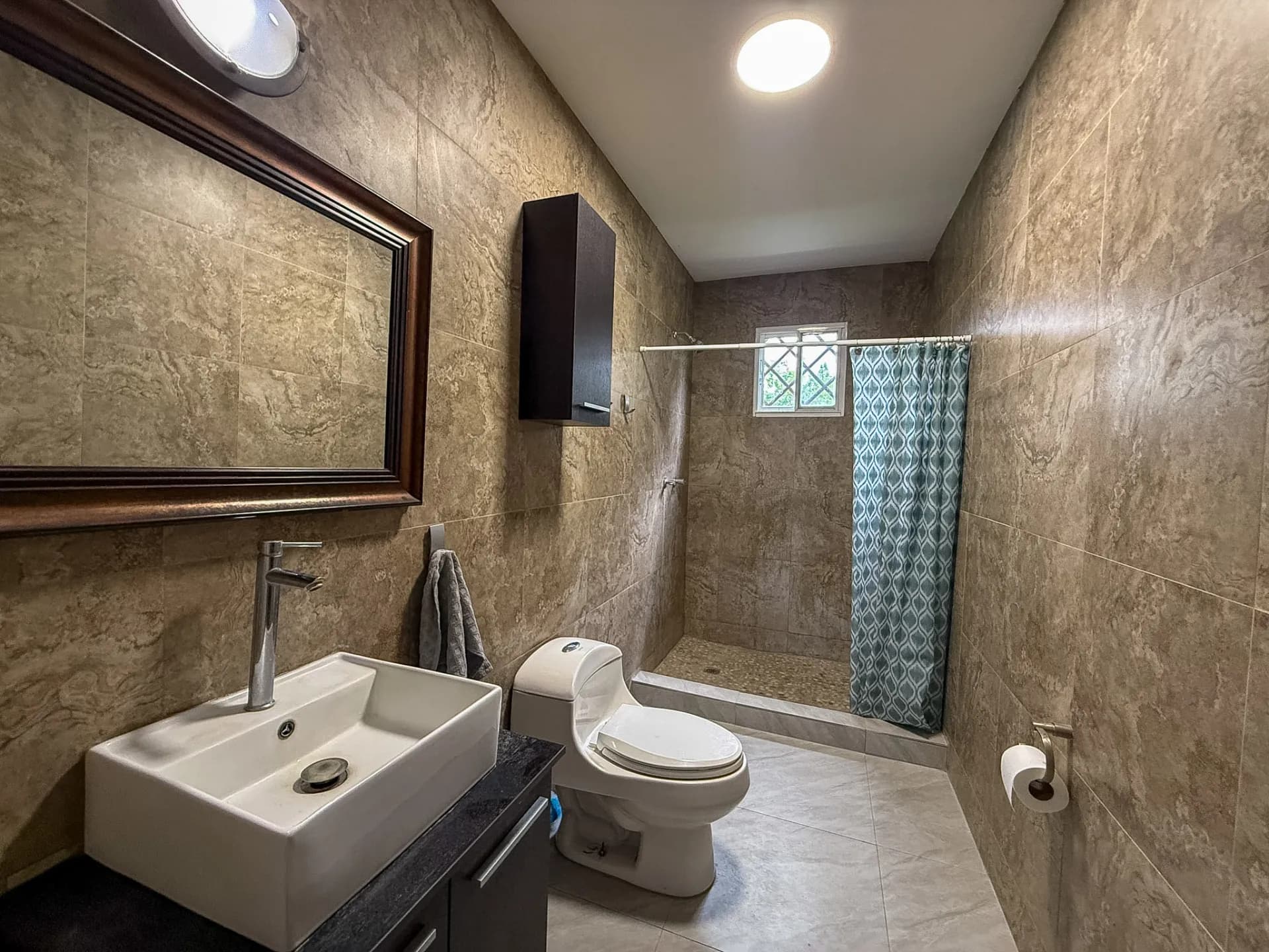 Beautifully Renovated 3-bedroom Home with an Open-Concept Living Area and a Private Pool, Coronado (Panamá) – R-0045 - Image 17