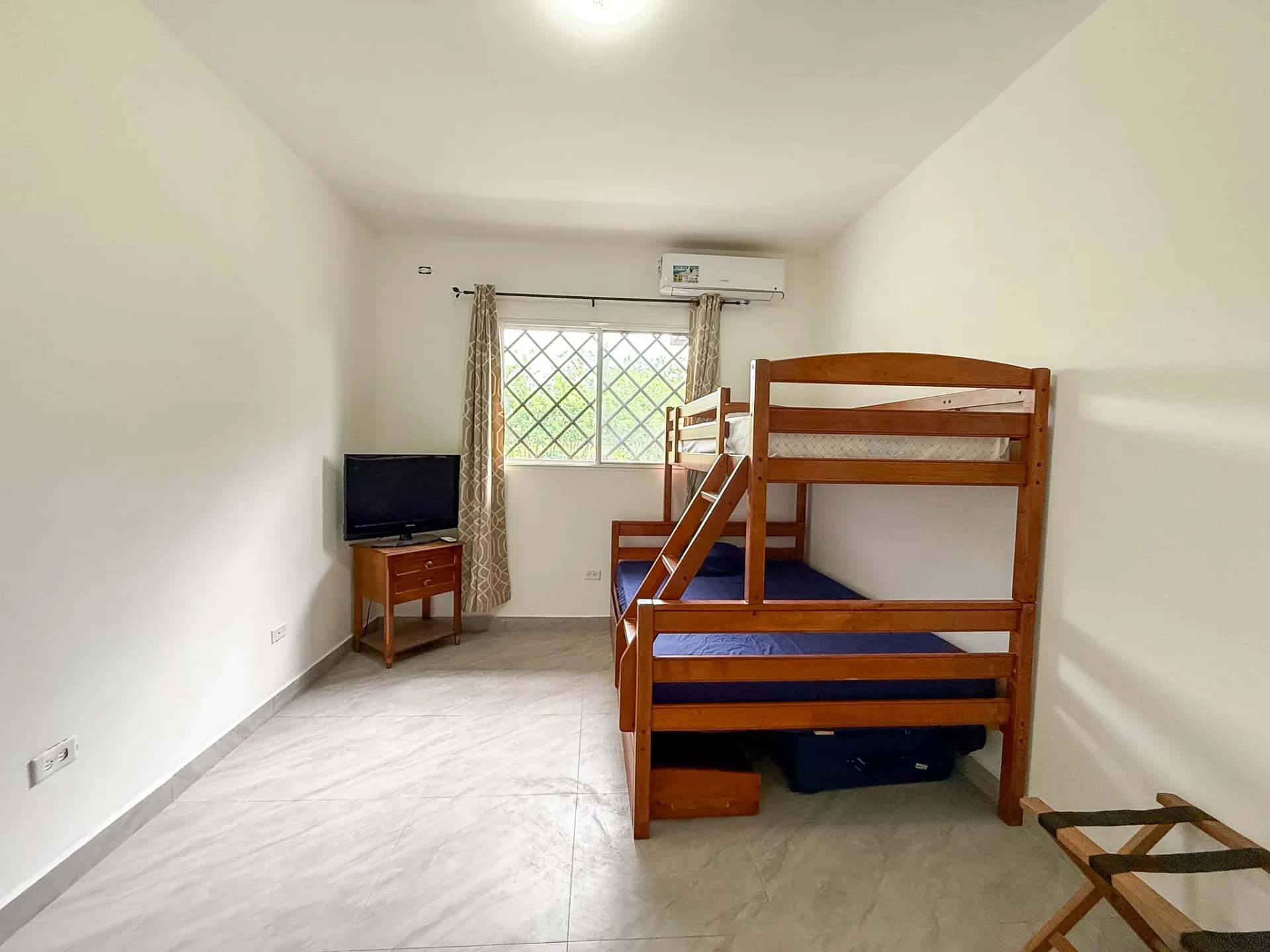 Beautifully Renovated 3-bedroom Home with an Open-Concept Living Area and a Private Pool, Coronado (Panamá) – R-0045 - Image 18