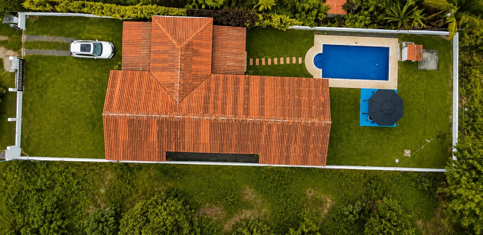 Beautifully Renovated 3-bedroom Home with an Open-Concept Living Area and a Private Pool, Coronado (Panamá) – R-0045 - Image 2