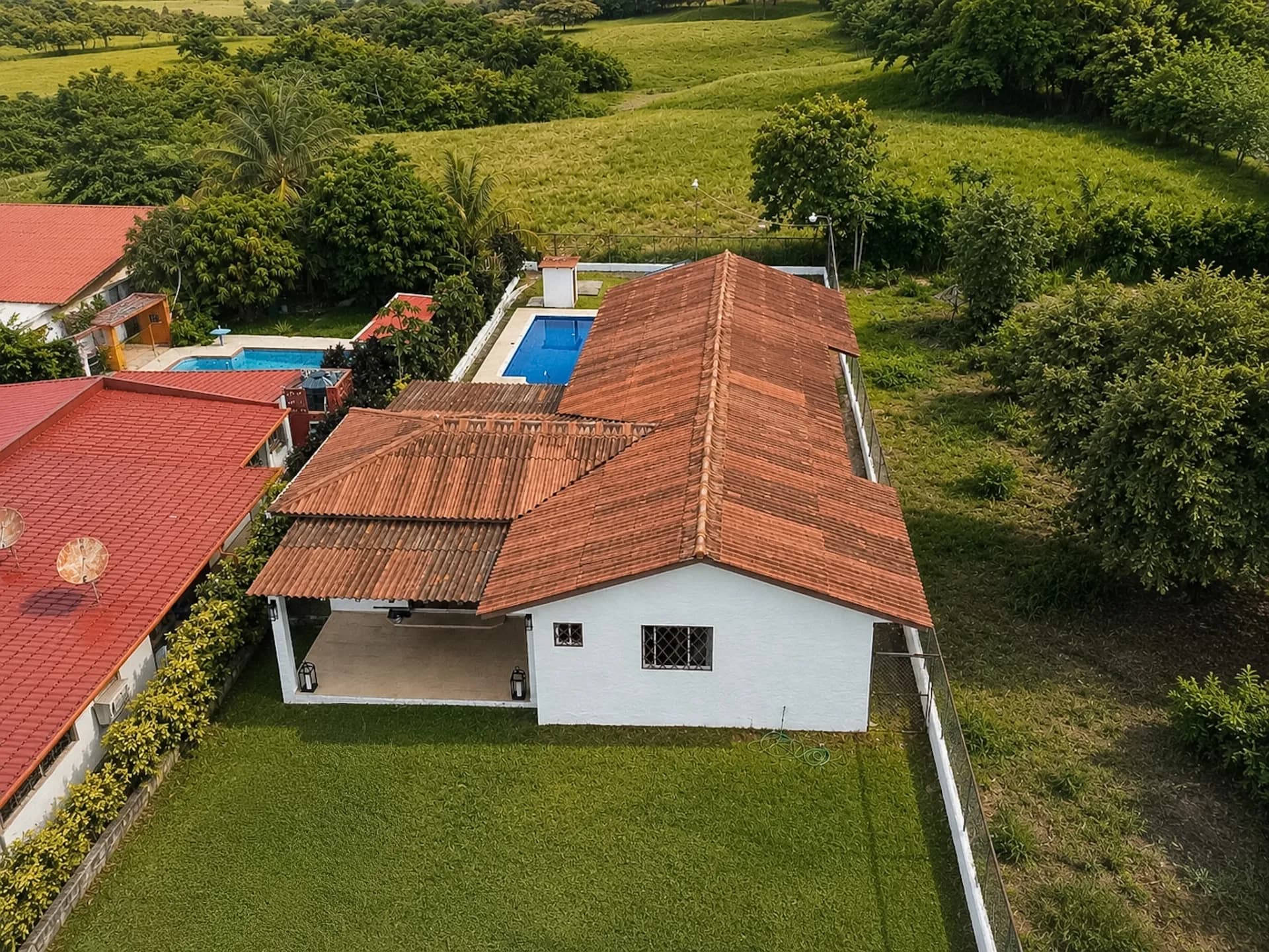Beautifully Renovated 3-bedroom Home with an Open-Concept Living Area and a Private Pool, Coronado (Panamá) – R-0045 - Image 3