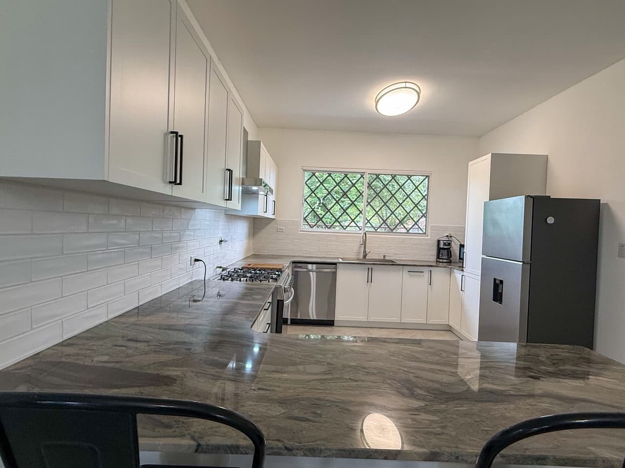 Beautifully Renovated 3-bedroom Home with an Open-Concept Living Area and a Private Pool, Coronado (Panamá) – R-0045 - Image 6