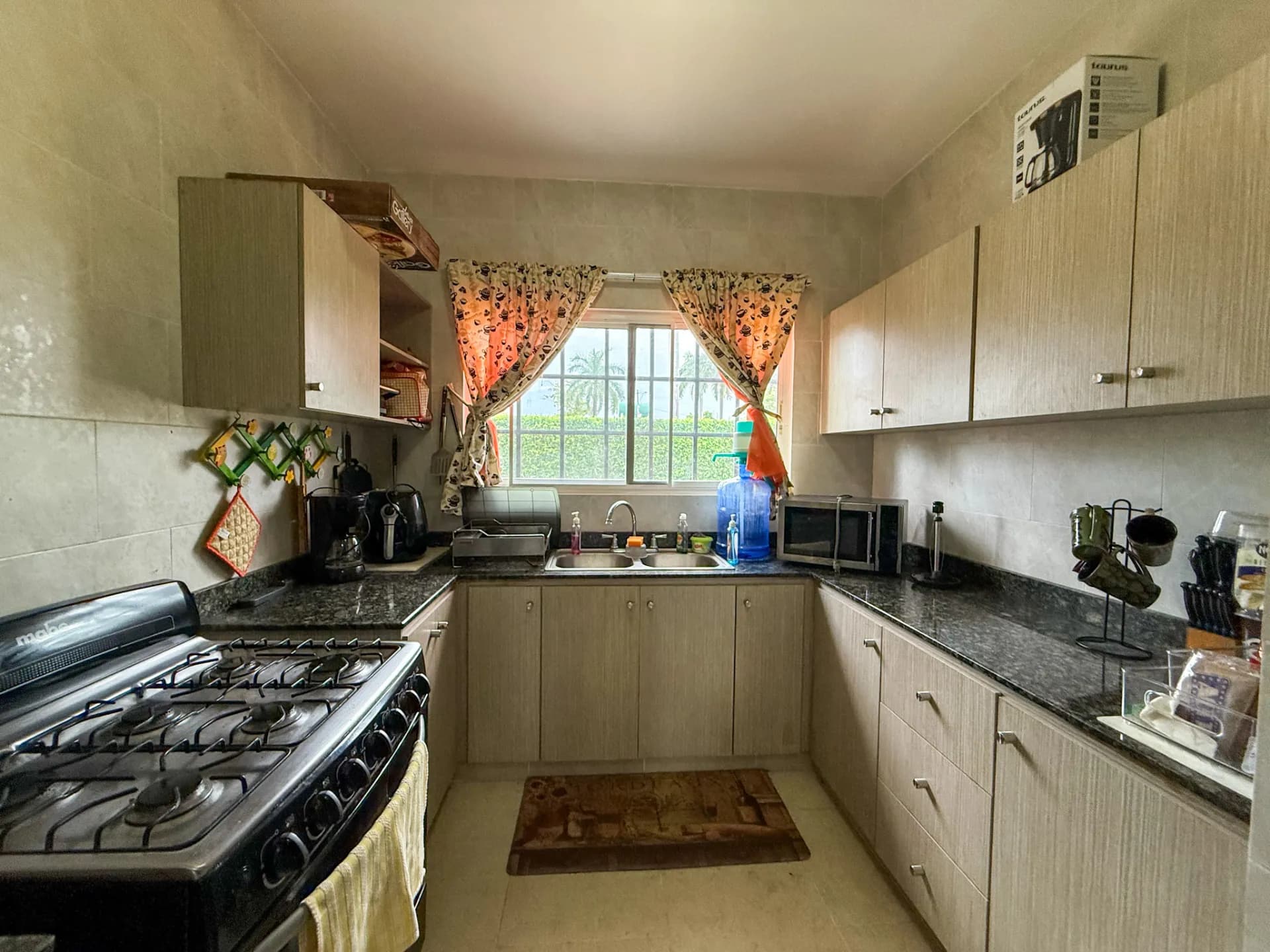 Spacious 3-Bedroom Home with Pool and Lush Yard Chame, Panama R-0113 - Image 8