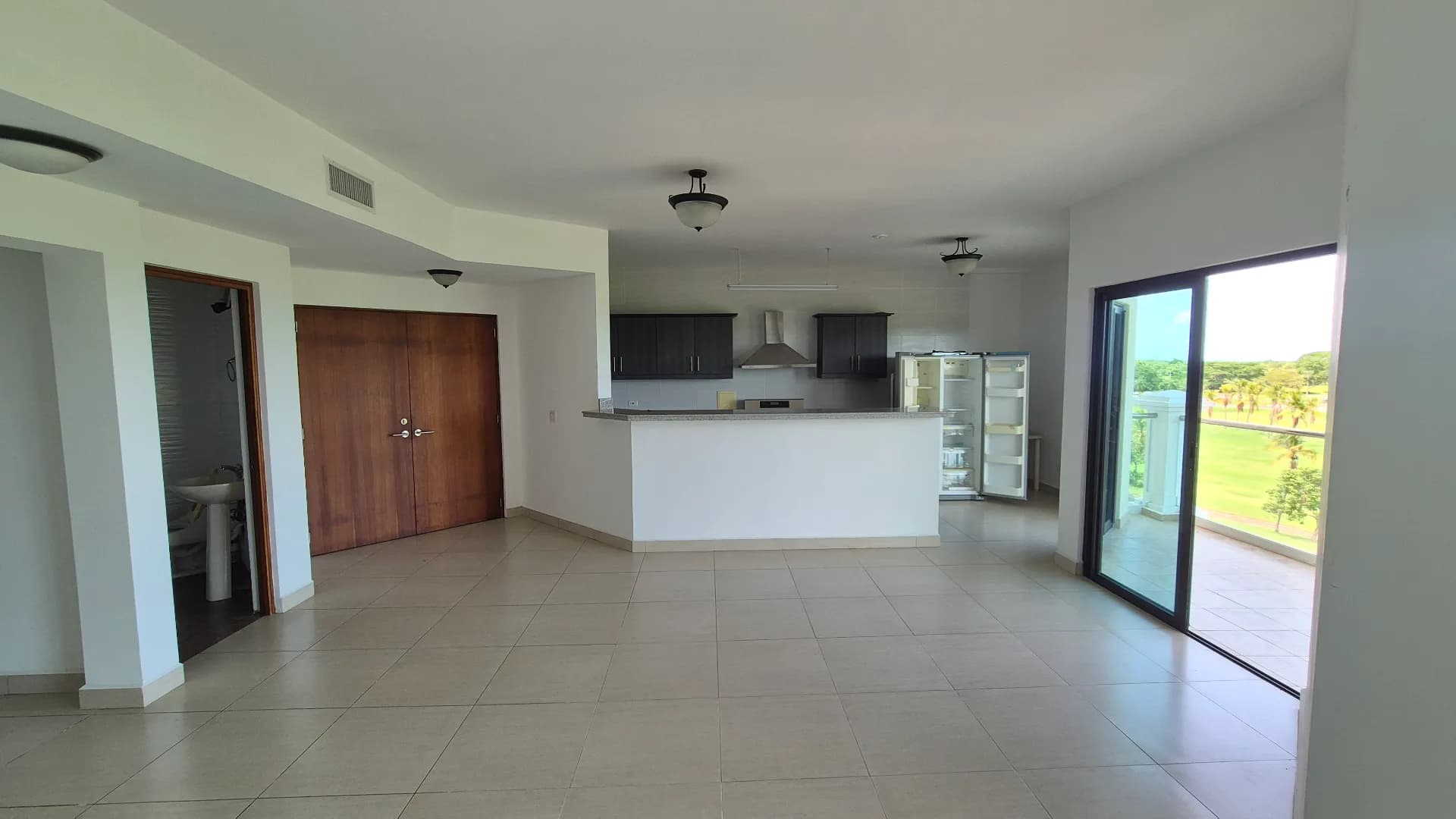 Priced to sell – Like New 3-Bedroom Oceanview Apartment in Prestigious Gated Community – San Carlos. P-0337 - Image 5