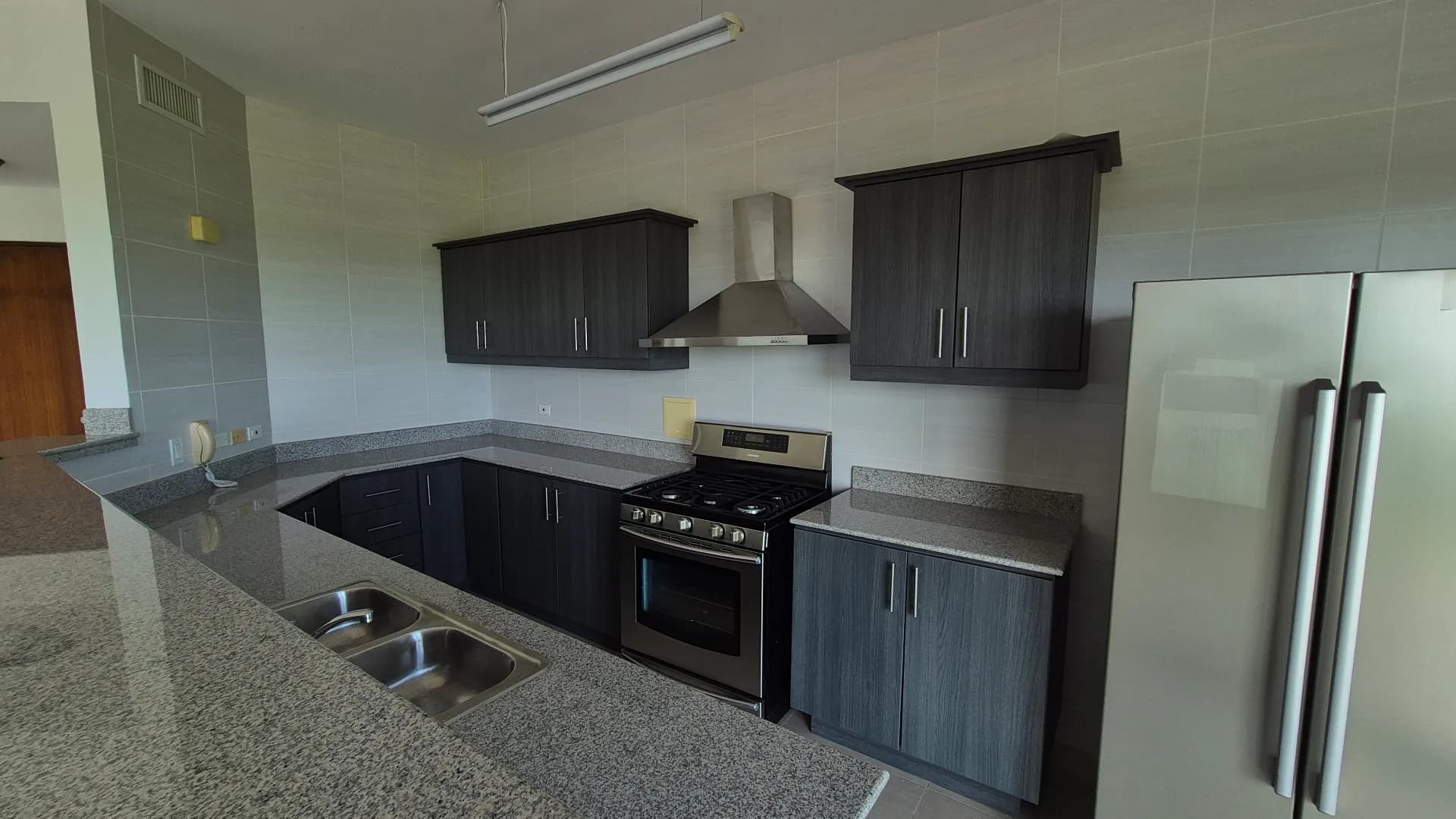 Priced to sell – Like New 3-Bedroom Oceanview Apartment in Prestigious Gated Community – San Carlos. P-0337 - Image 10