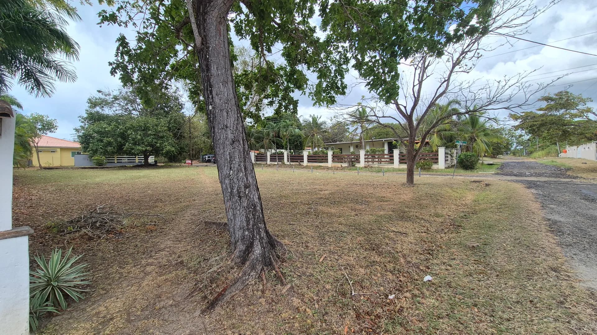 Great opportunity – Corner lot for sale in Coronado Gated Community P-0482 - Image 3