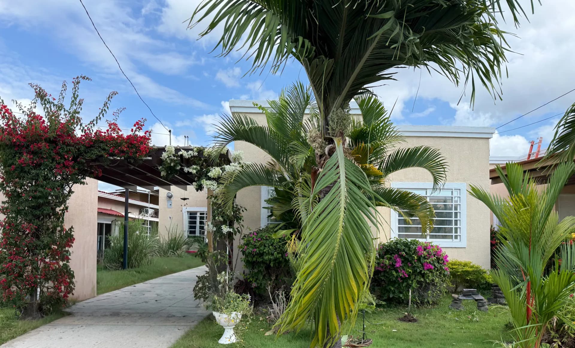 Move-In Ready 3-Bedroom Home Close to the Beach, Coronado R-0119 - Image 2
