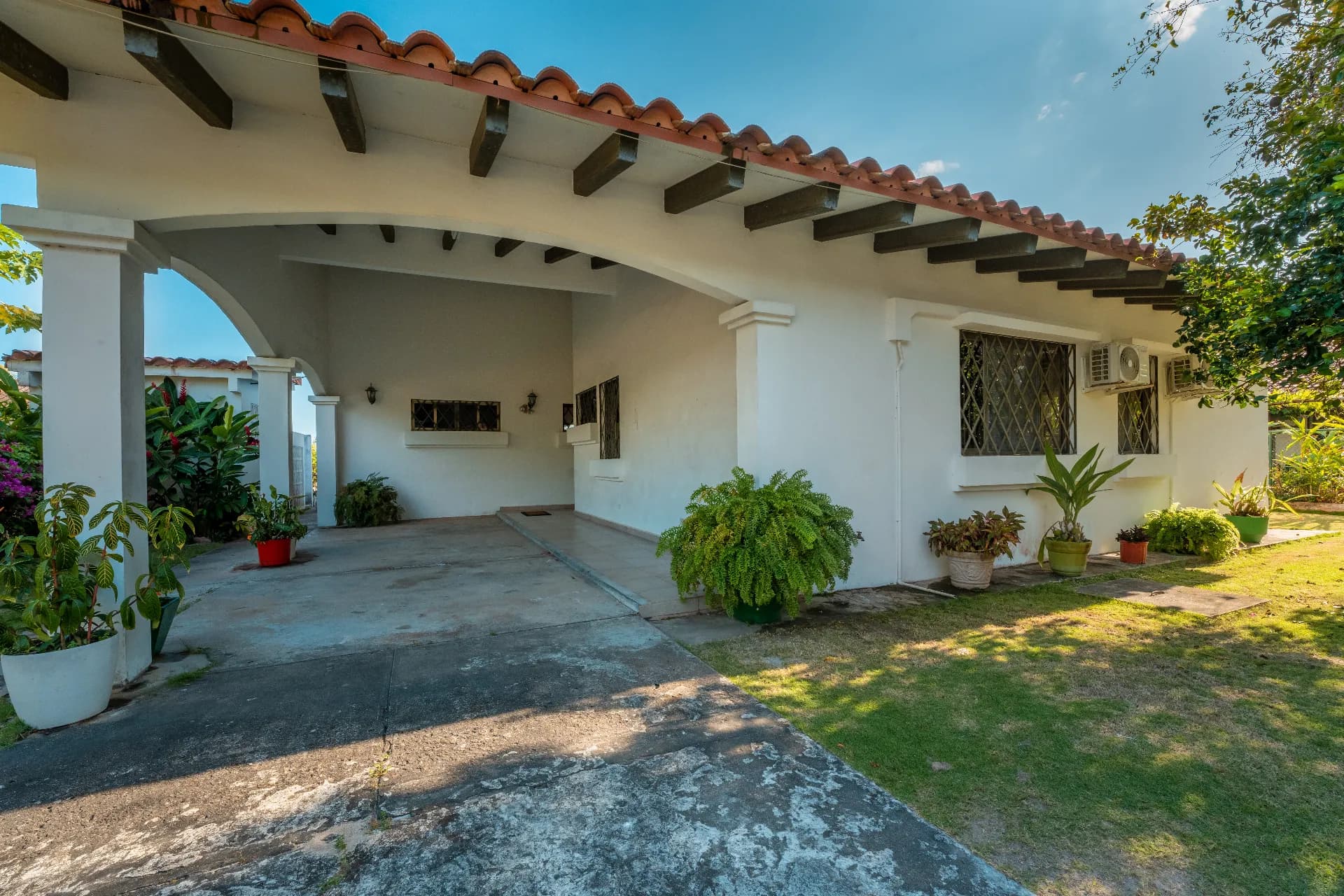 Oceanfront Oasis in Farallon, Río Hato – 3-Bedroom Turn-key ready Home with Guest House R-0312 - Image 6