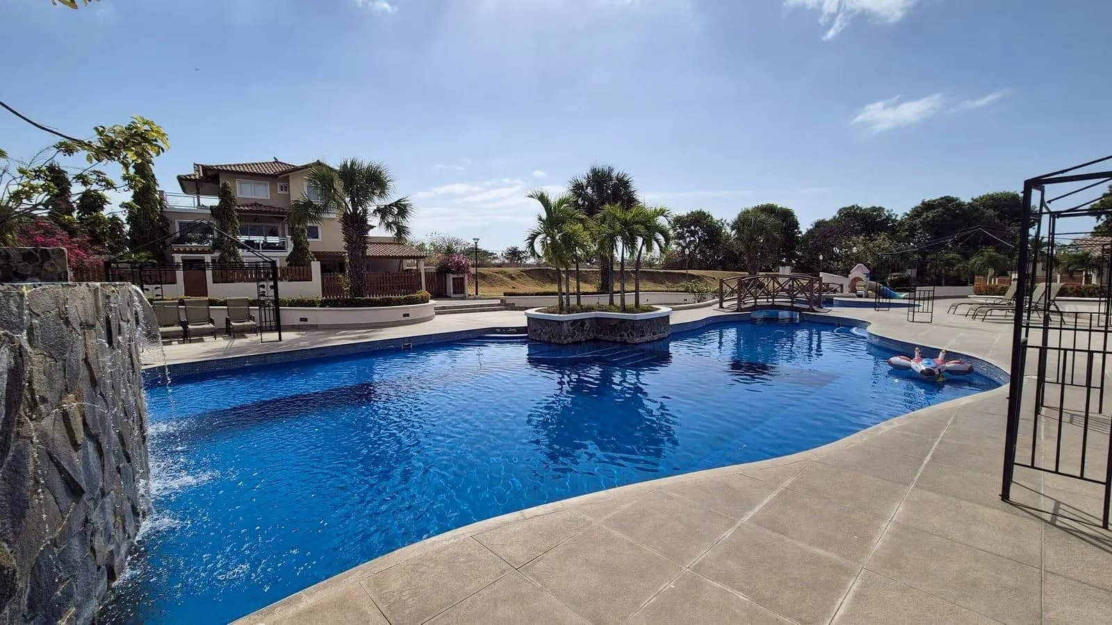 2-Bedroom Ocean View Condo Just a Short Walk from the Beach R-0265 - Image 23
