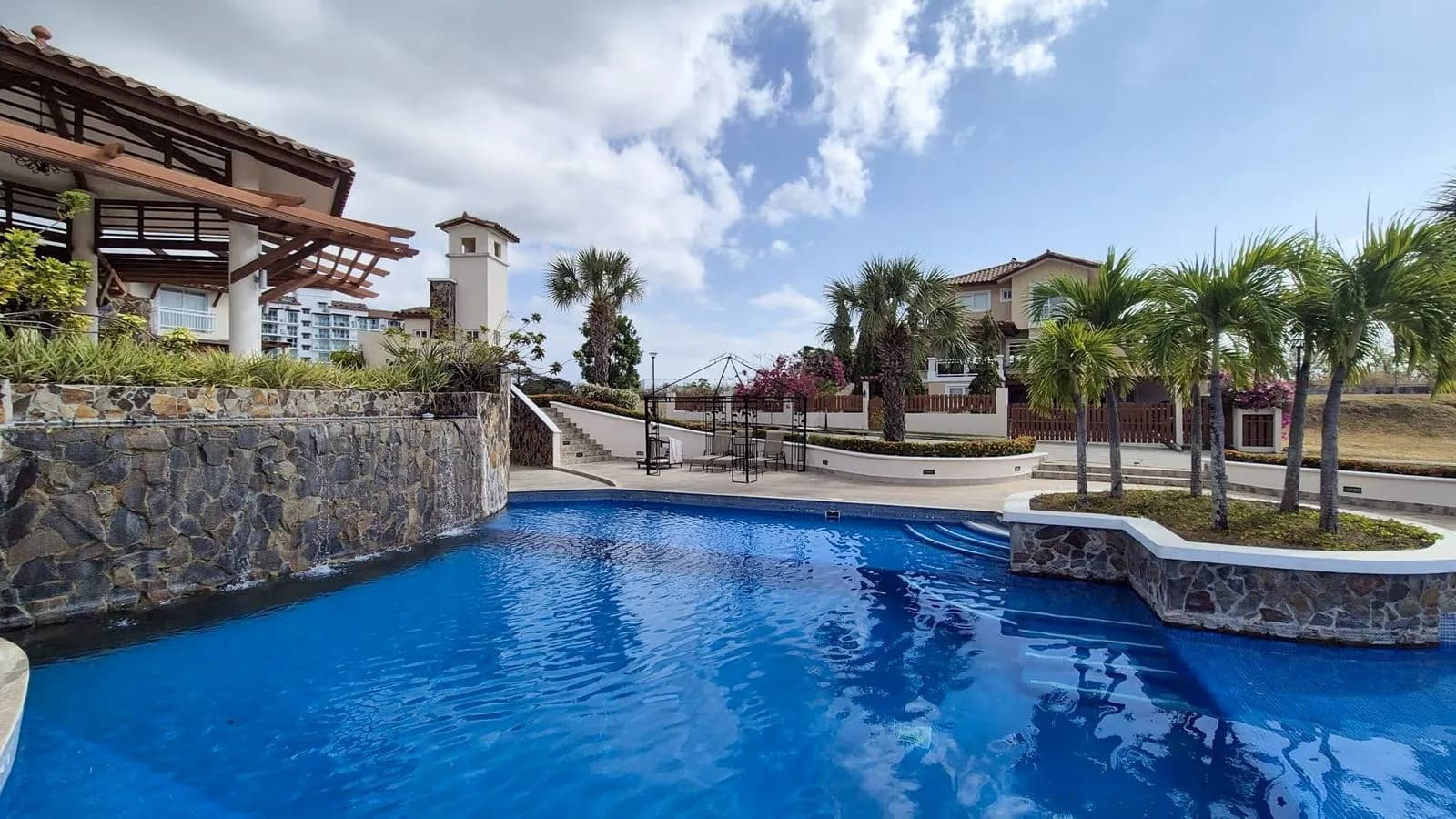 2-Bedroom Ocean View Condo Just a Short Walk from the Beach R-0265 - Image 24