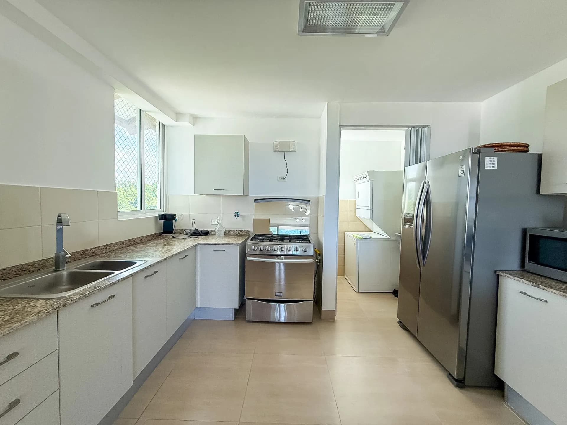 2-Bedroom Ocean View Condo Just a Short Walk from the Beach R-0265 - Image 5