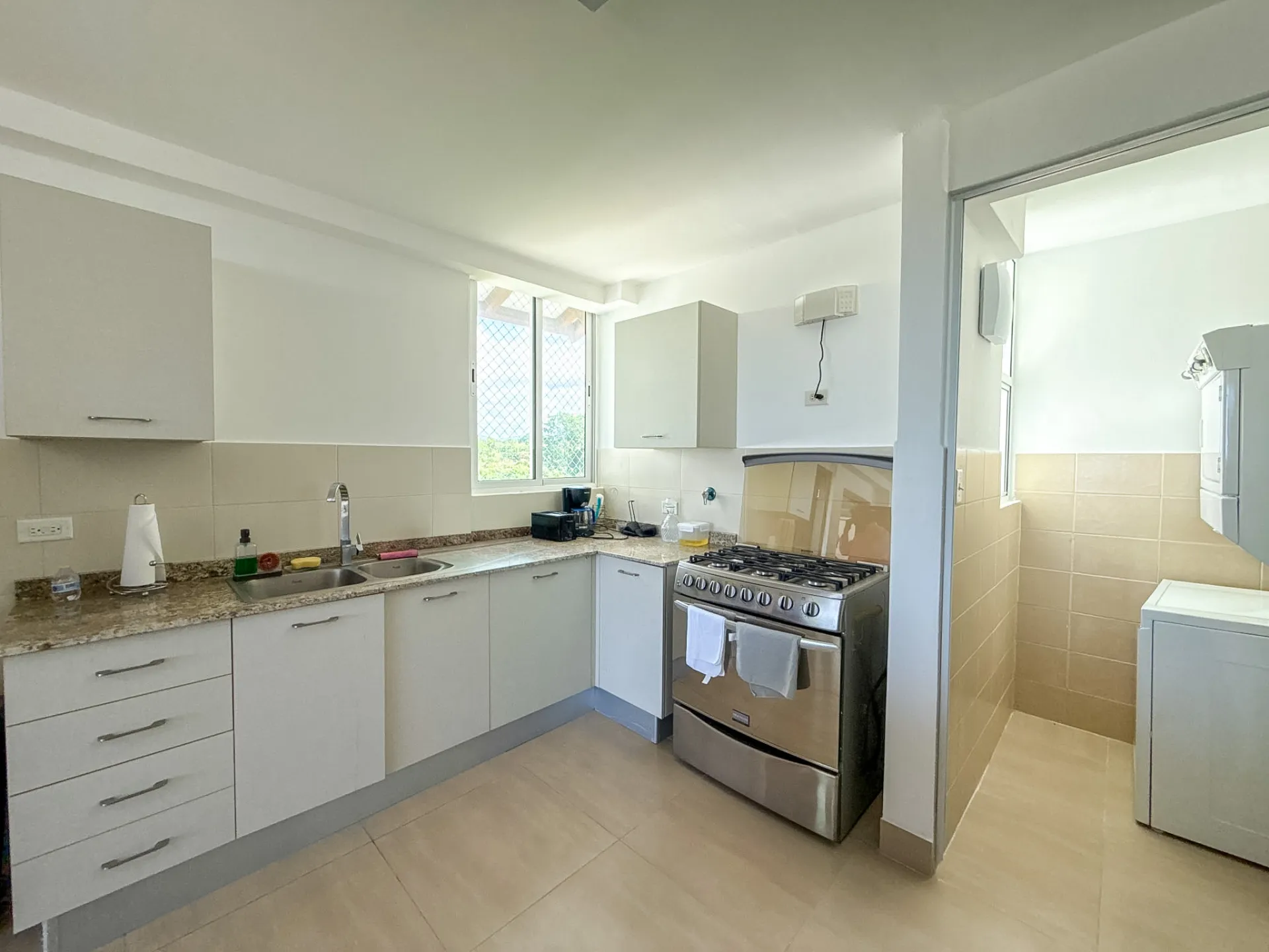 2-Bedroom Ocean View Condo Just a Short Walk from the Beach R-0265 - Image 6