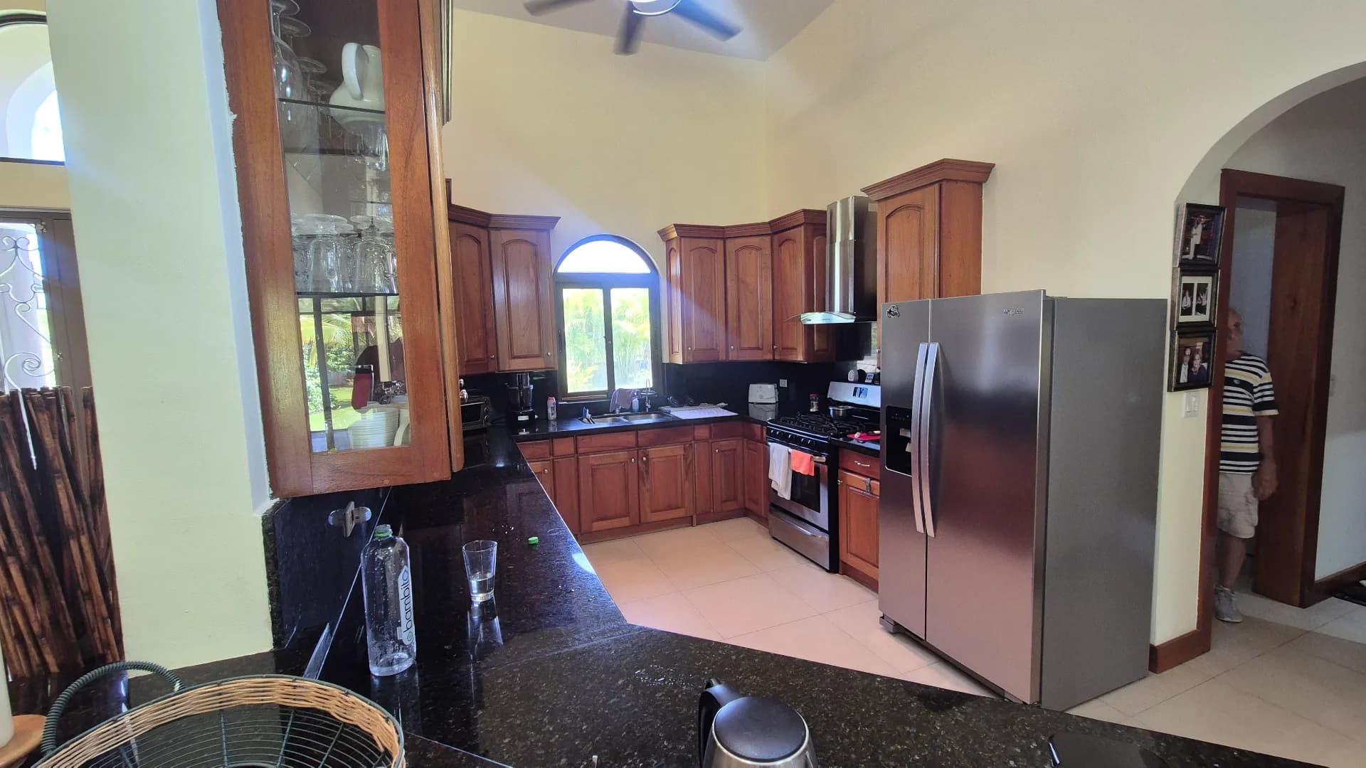 Spacious 3-Bedroom Home with Expansive Backyard Oasis Near Coronado P-0038 - Image 13