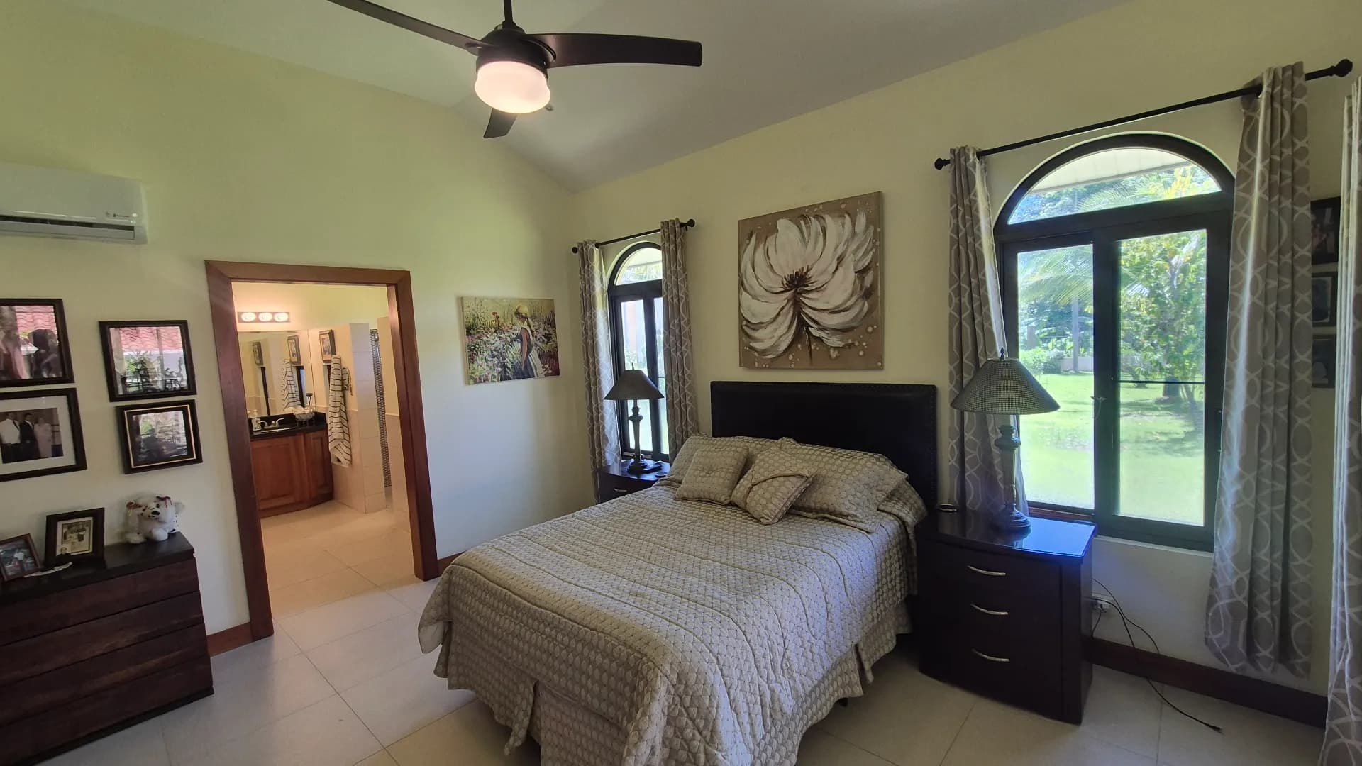 Spacious 3-Bedroom Home with Expansive Backyard Oasis Near Coronado P-0038 - Image 14