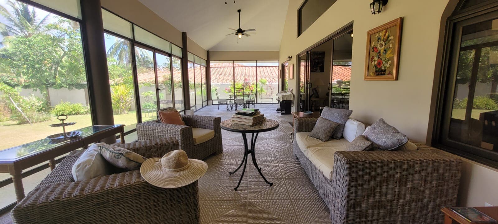 Spacious 3-Bedroom Home with Expansive Backyard Oasis Near Coronado P-0038 - Image 20