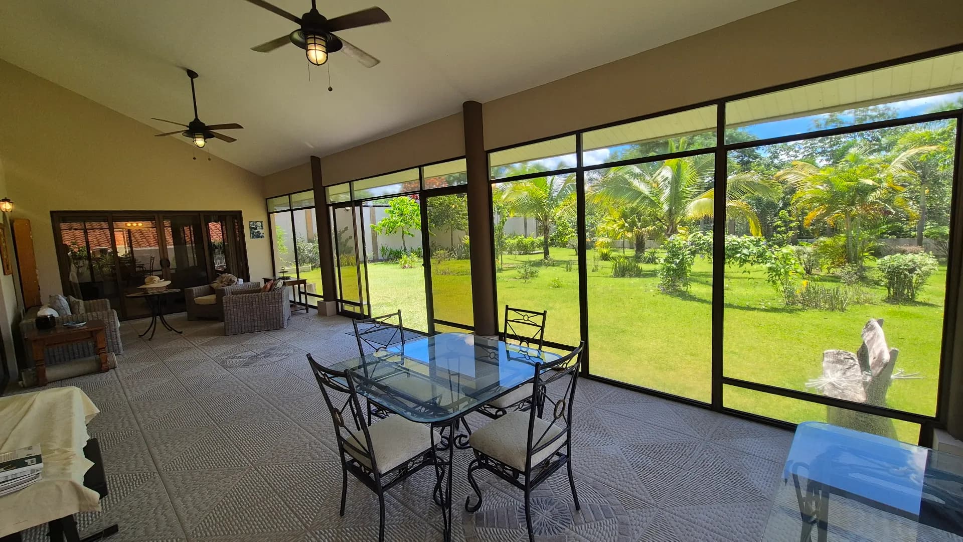 Spacious 3-Bedroom Home with Expansive Backyard Oasis Near Coronado P-0038 - Image 25