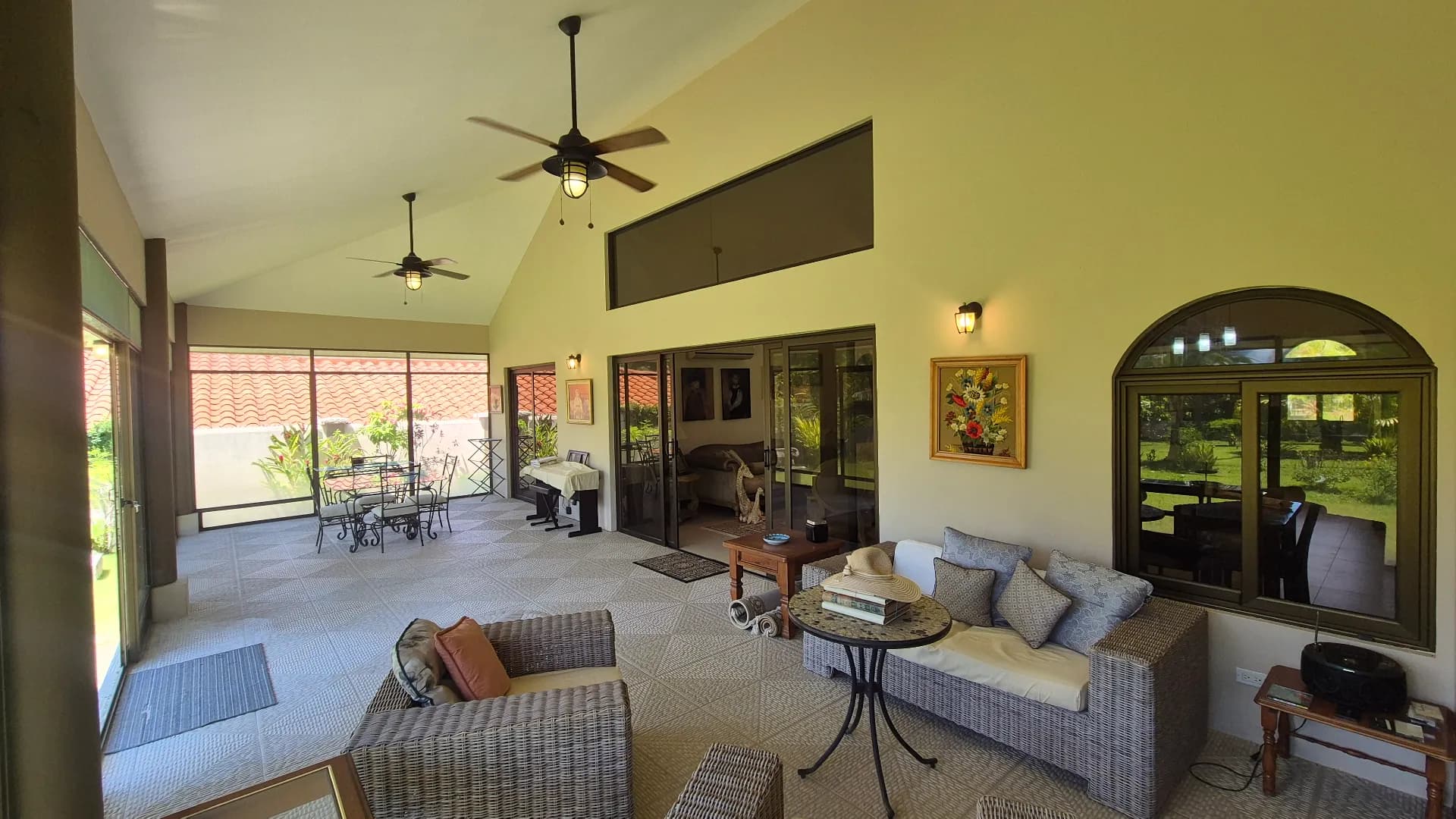Spacious 3-Bedroom Home with Expansive Backyard Oasis Near Coronado P-0038 - Image 26