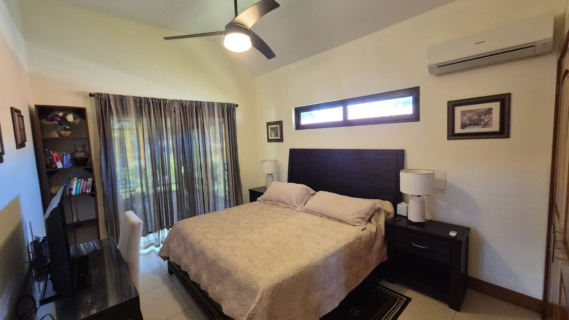 Spacious 3-Bedroom Home with Expansive Backyard Oasis Near Coronado P-0038 - Image 28