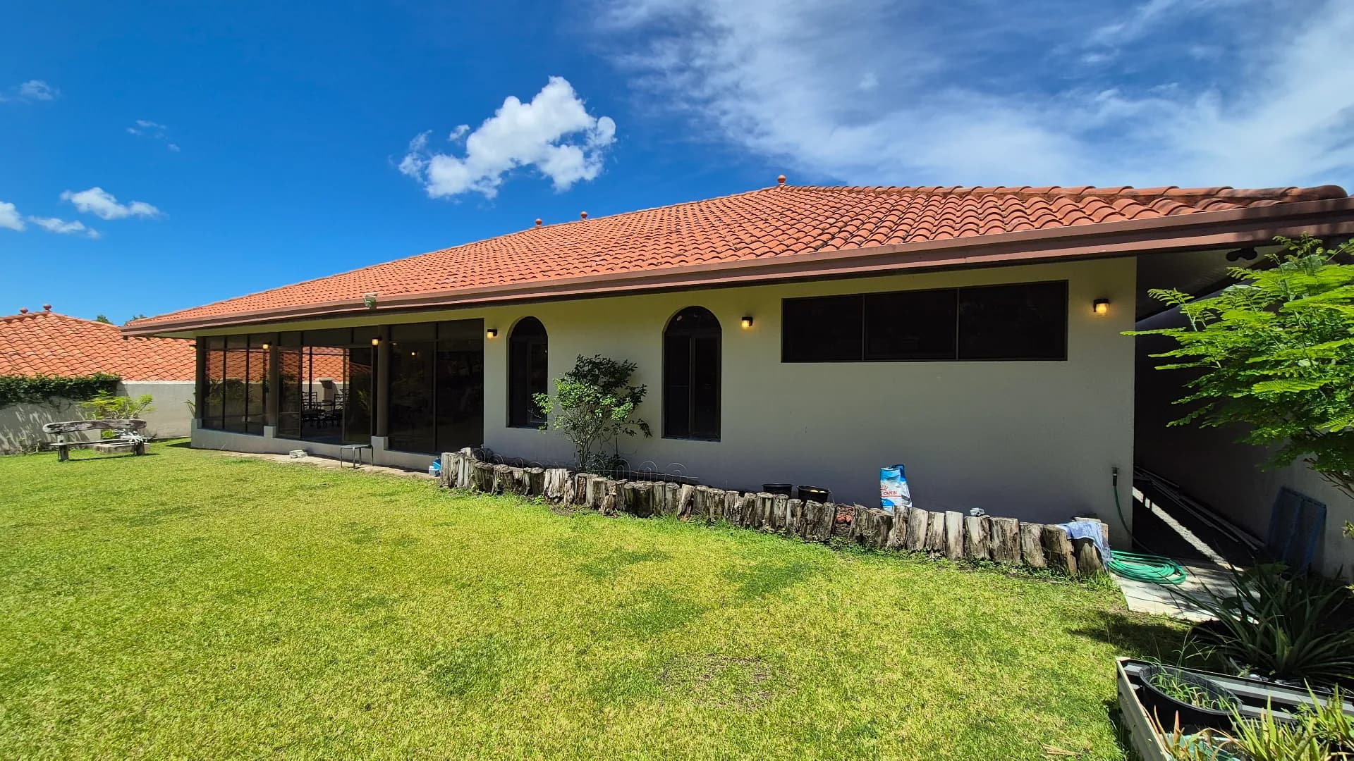 Spacious 3-Bedroom Home with Expansive Backyard Oasis Near Coronado P-0038 - Image 38