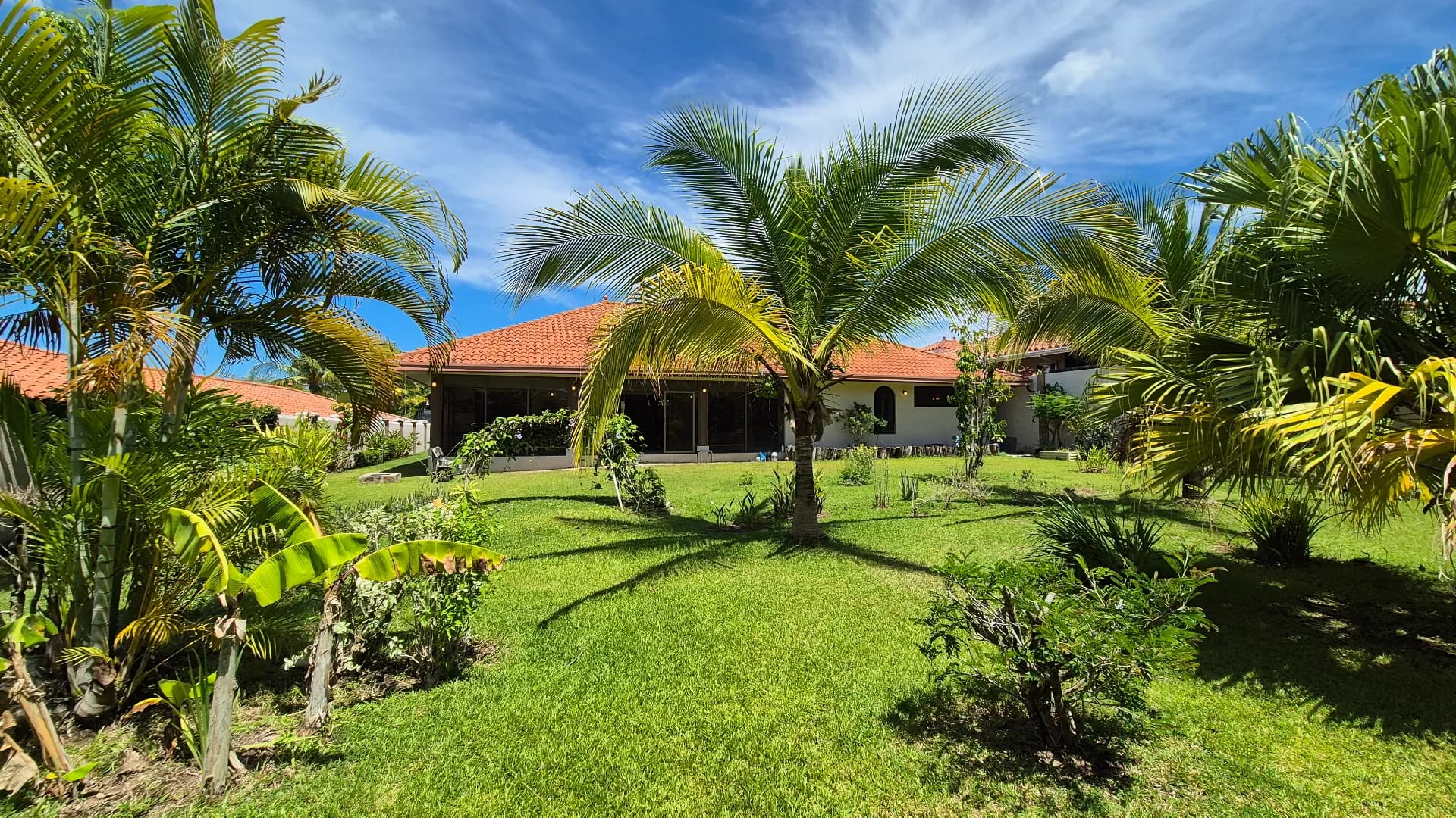Spacious 3-Bedroom Home with Expansive Backyard Oasis Near Coronado P-0038 - Image 47