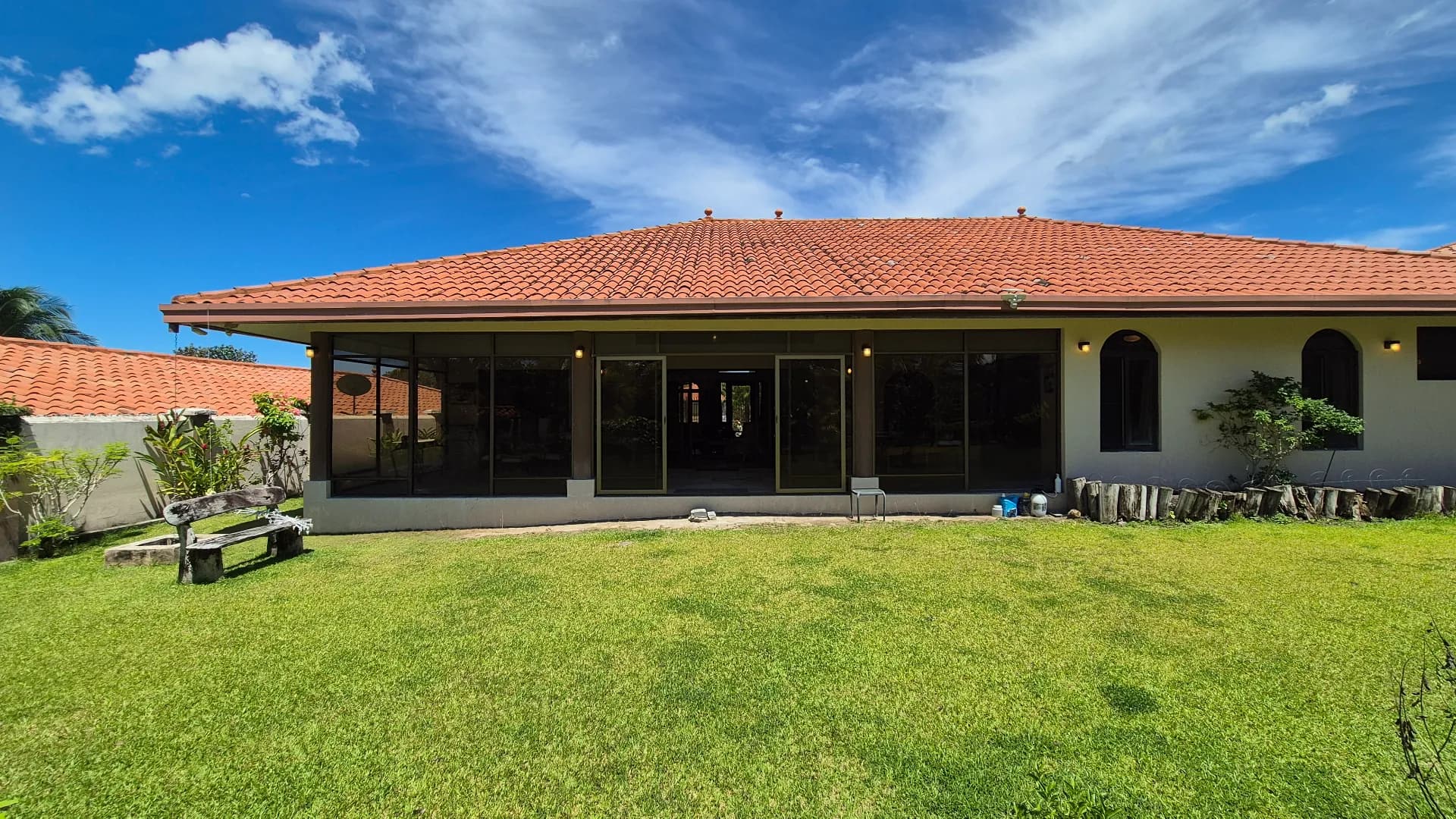 Spacious 3-Bedroom Home with Expansive Backyard Oasis Near Coronado P-0038 - Image 48