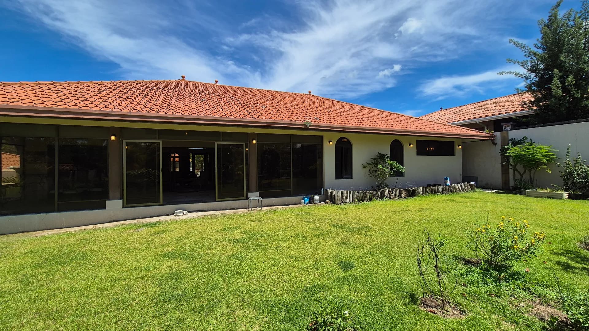 Spacious 3-Bedroom Home with Expansive Backyard Oasis Near Coronado P-0038 - Image 49