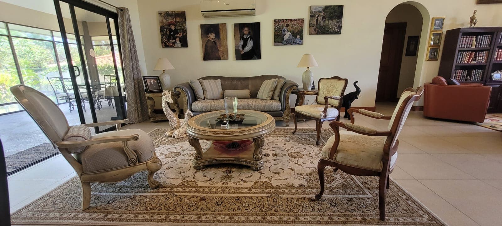 Spacious 3-Bedroom Home with Expansive Backyard Oasis Near Coronado P-0038 - Image 5