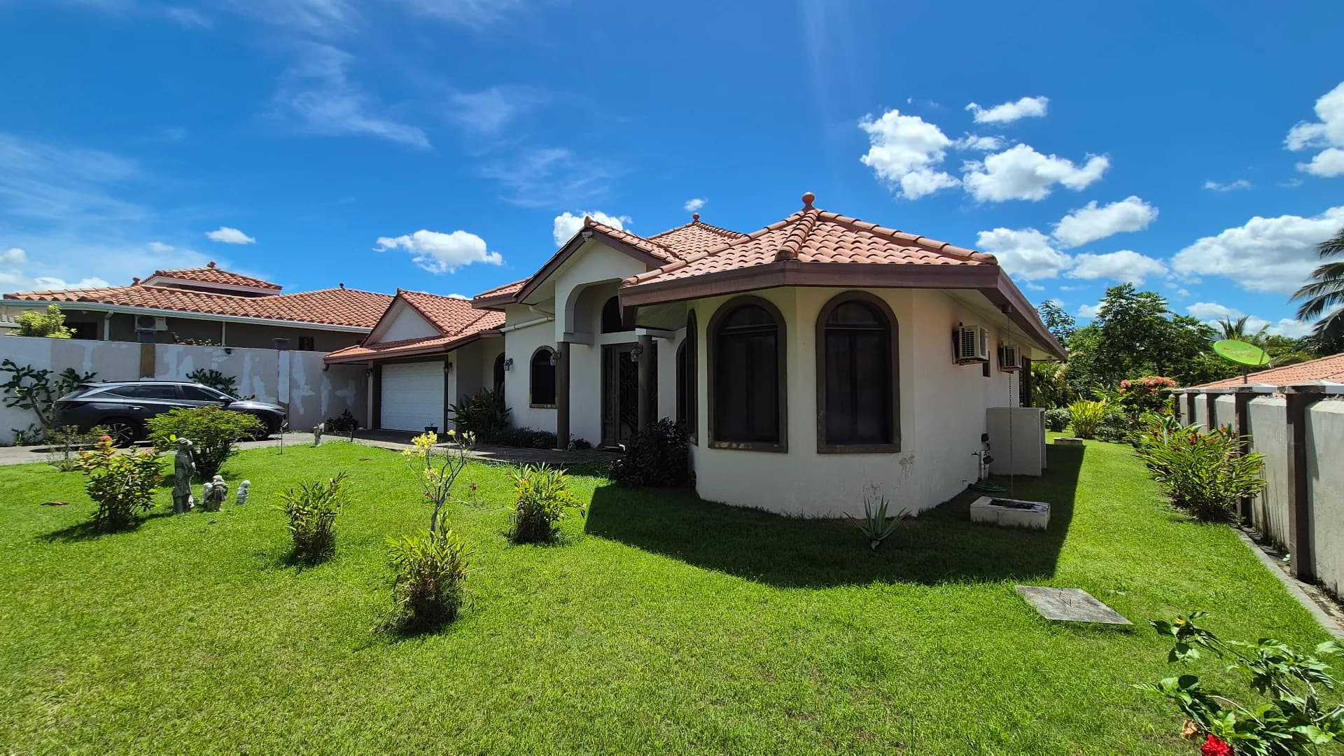 Spacious 3-Bedroom Home with Expansive Backyard Oasis Near Coronado P-0038 - Image 57