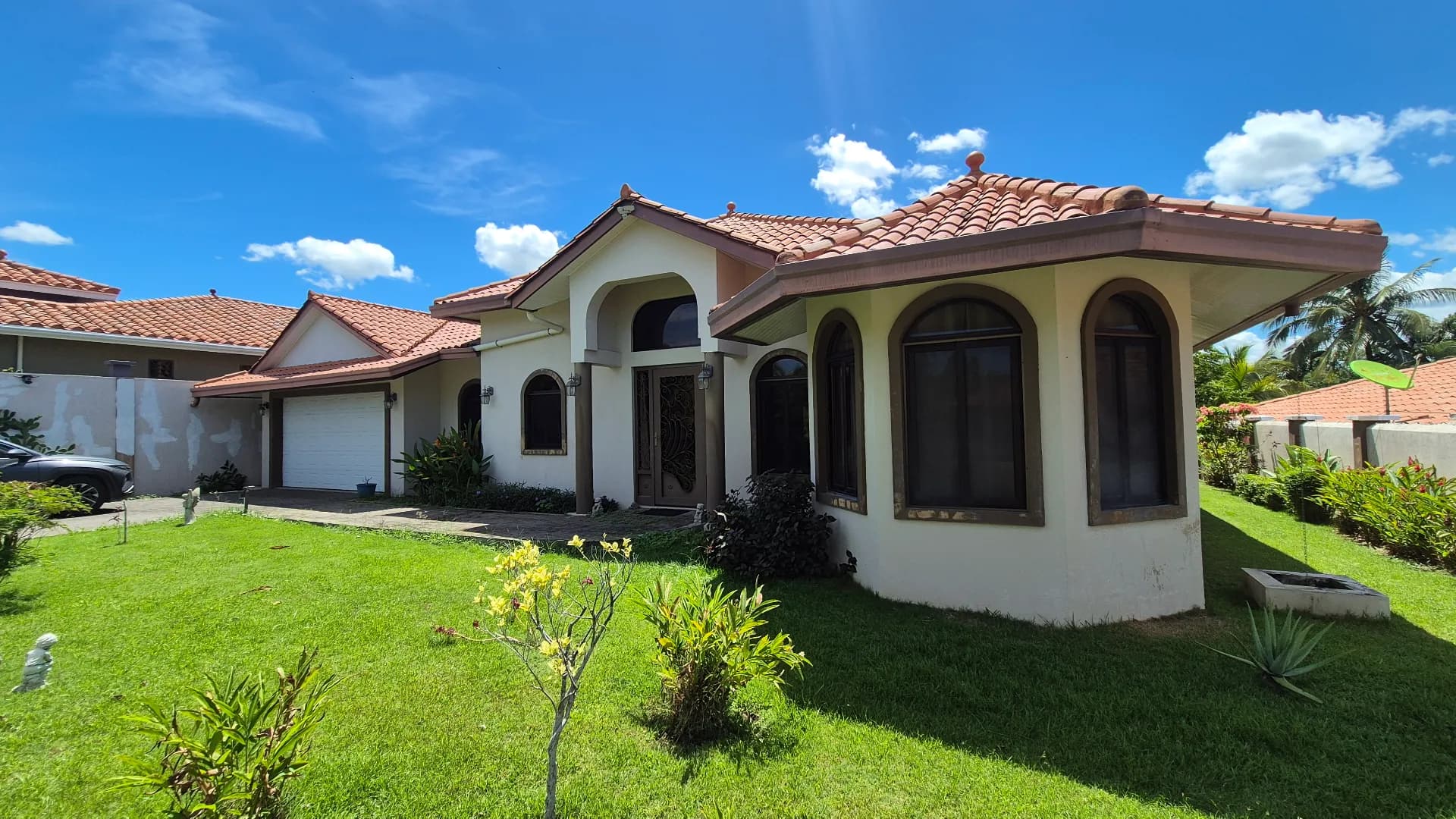 Spacious 3-Bedroom Home with Expansive Backyard Oasis Near Coronado P-0038 - Image 59