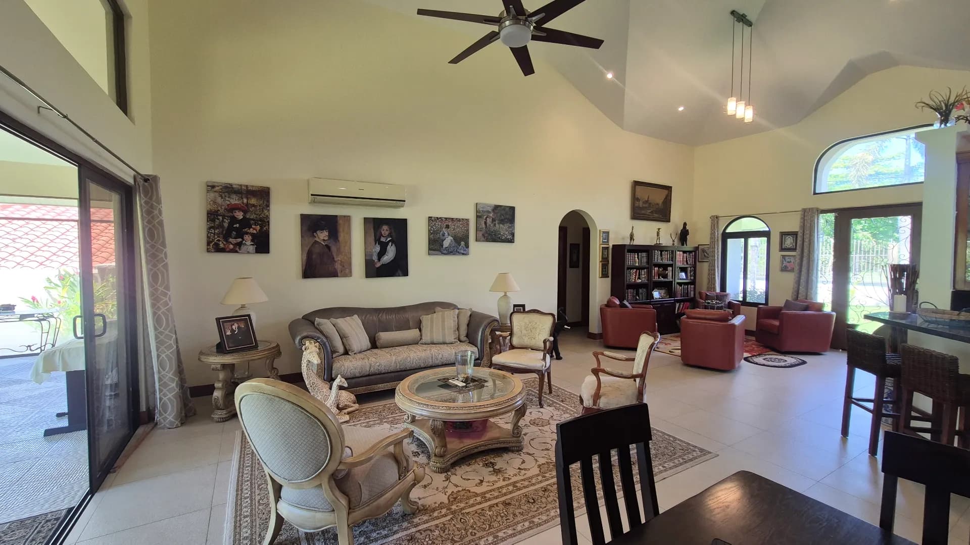 Spacious 3-Bedroom Home with Expansive Backyard Oasis Near Coronado P-0038 - Image 5
