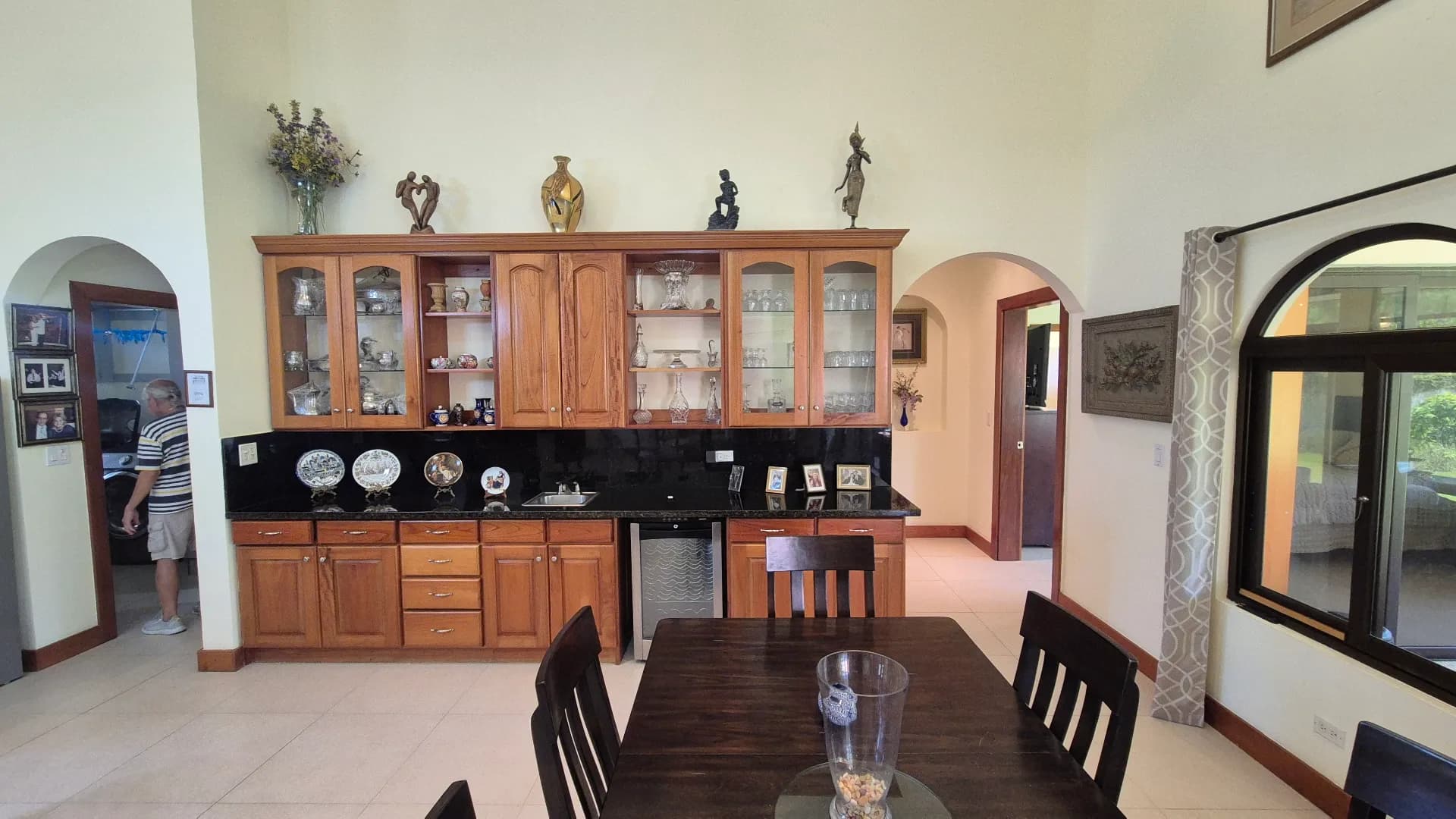 Spacious 3-Bedroom Home with Expansive Backyard Oasis Near Coronado P-0038 - Image 8