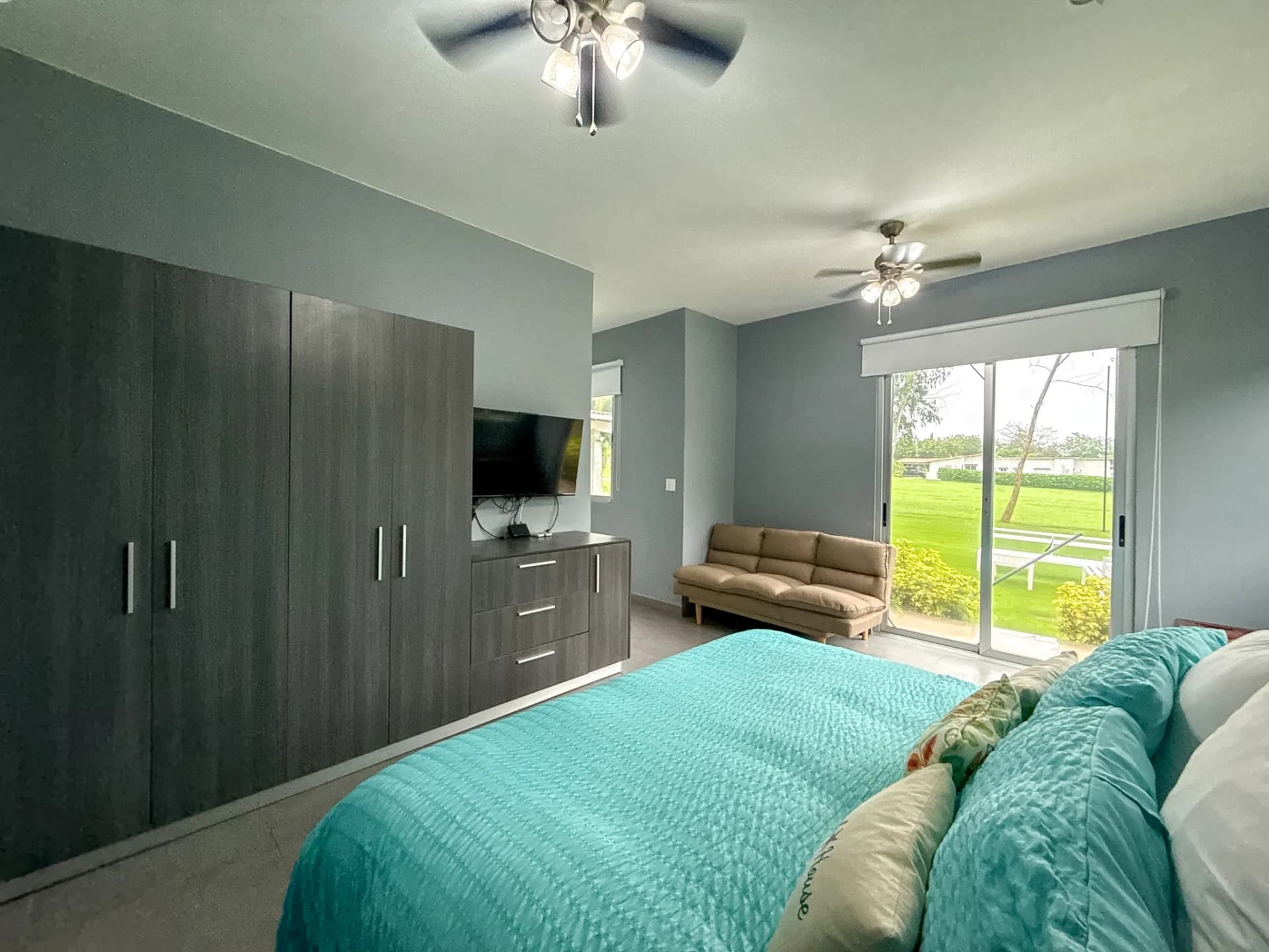 Modern Open-Concept 3 Bedroom Home in a Tropical Setting R-0055 - Image 12