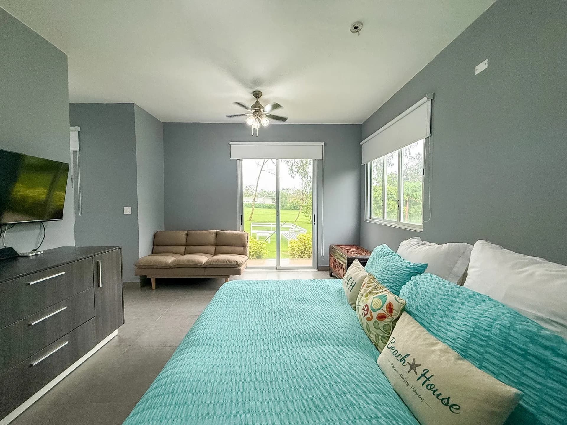Modern Open-Concept 3 Bedroom Home in a Tropical Setting R-0055 - Image 13