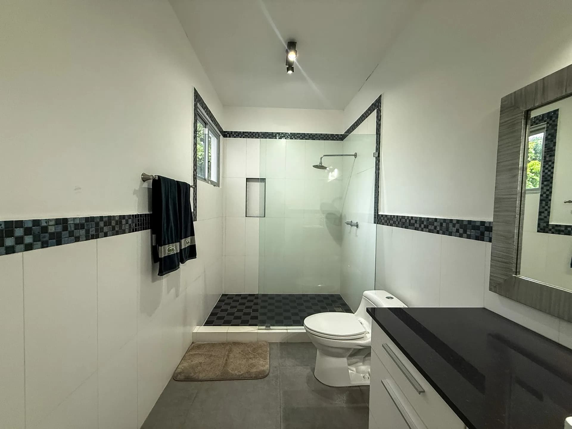 Modern Open-Concept 3 Bedroom Home in a Tropical Setting R-0055 - Image 17