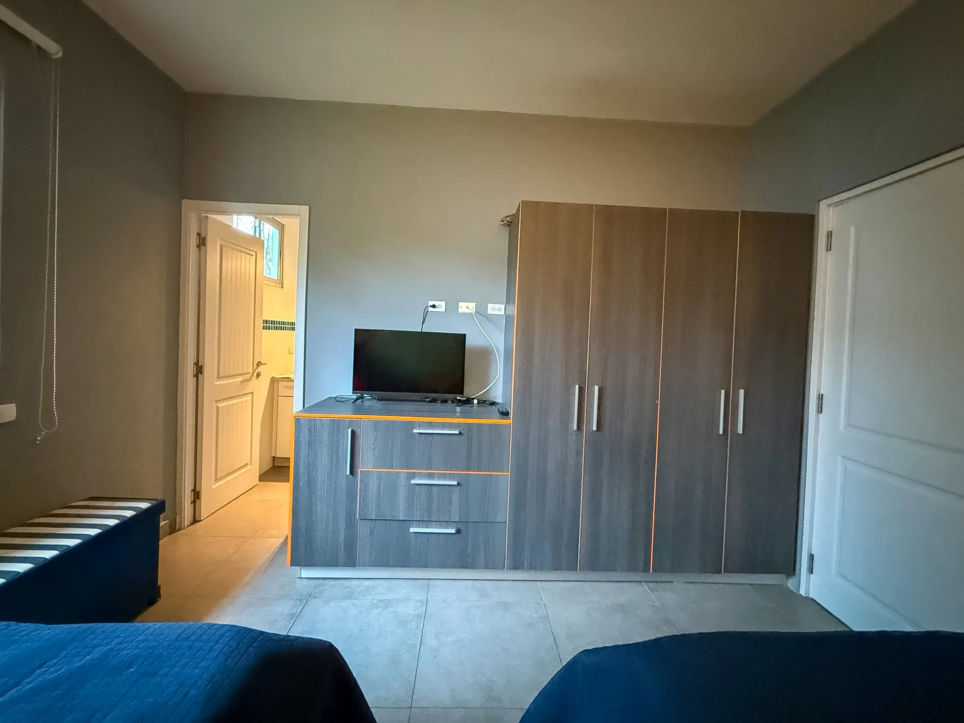 Modern Open-Concept 3 Bedroom Home in a Tropical Setting R-0055 - Image 19
